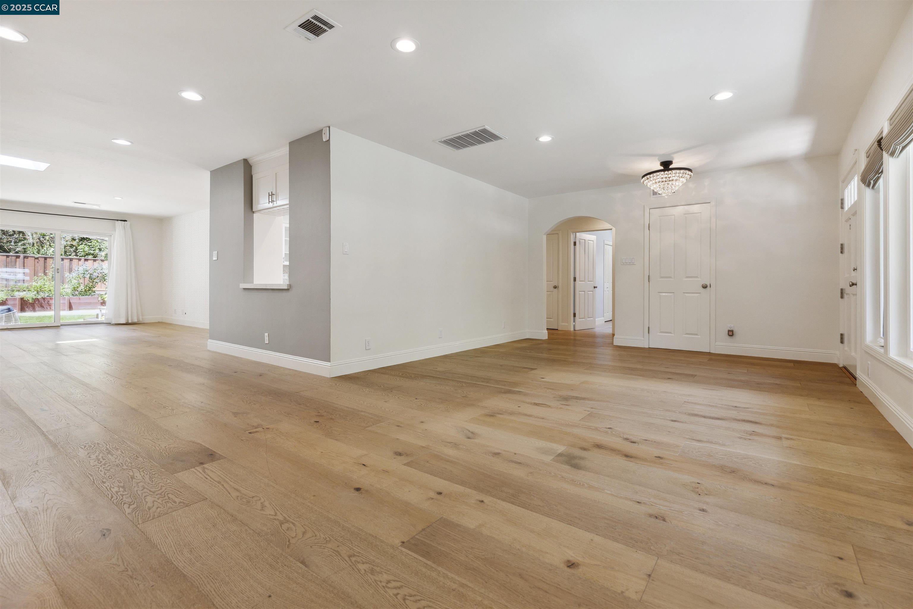 125 Meadow Ln, Orinda, California 94563, 4 Bedrooms Bedrooms, 10 Rooms Rooms,3 BathroomsBathrooms,Residential Lease,For Rent,125 Meadow Ln,41102496