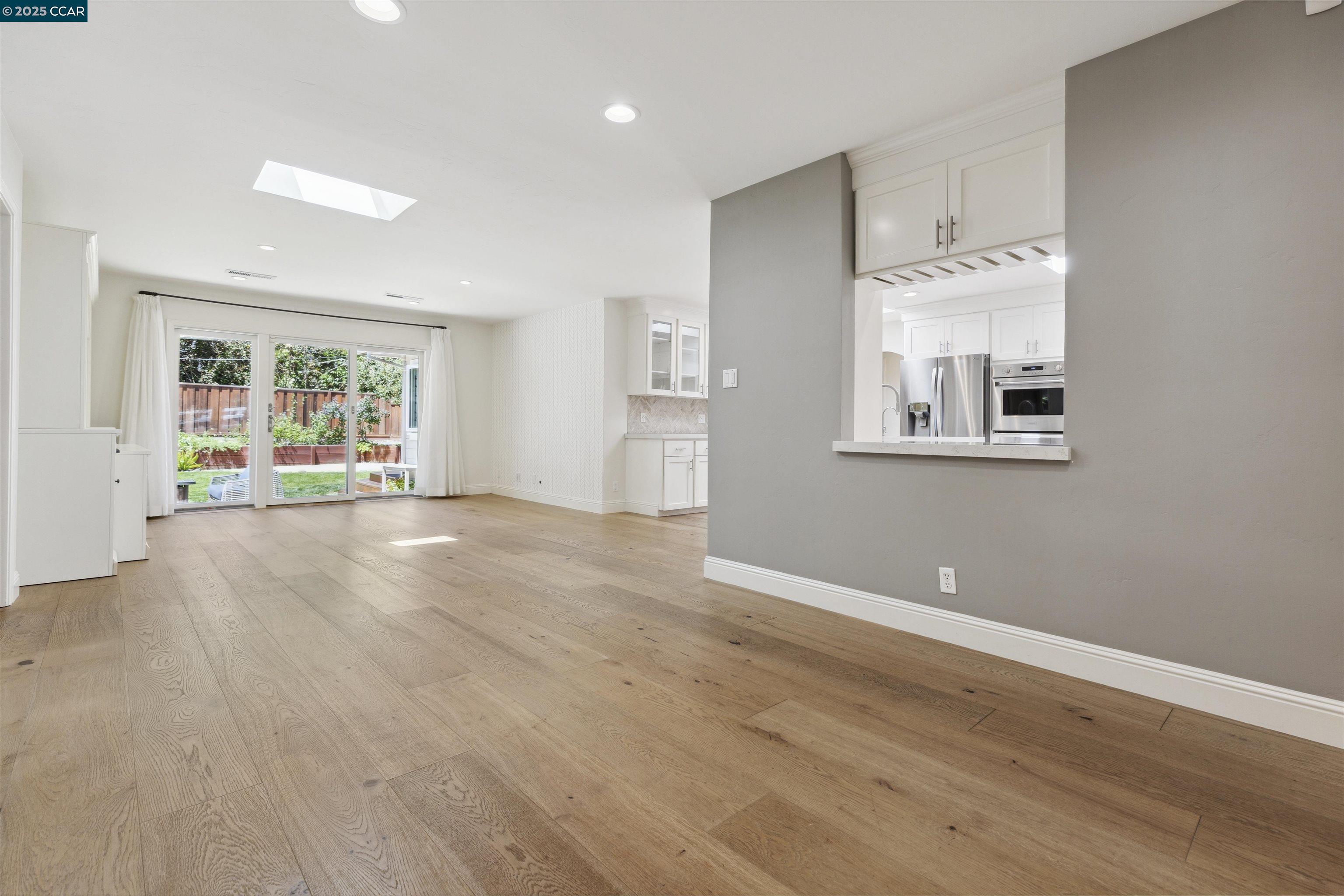125 Meadow Ln, Orinda, California 94563, 4 Bedrooms Bedrooms, 10 Rooms Rooms,3 BathroomsBathrooms,Residential Lease,For Rent,125 Meadow Ln,41102496