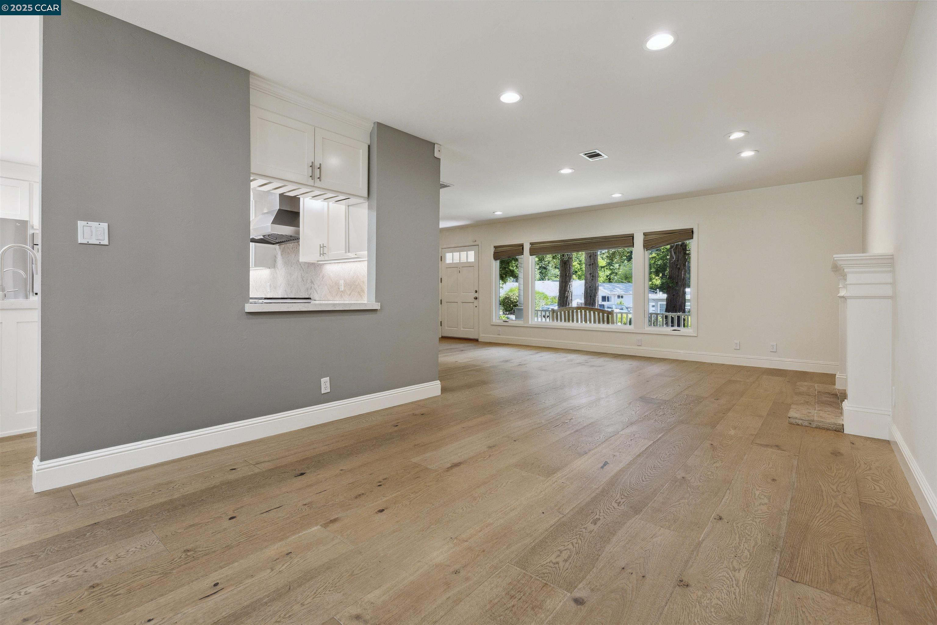 125 Meadow Ln, Orinda, California 94563, 4 Bedrooms Bedrooms, 10 Rooms Rooms,3 BathroomsBathrooms,Residential Lease,For Rent,125 Meadow Ln,41102496