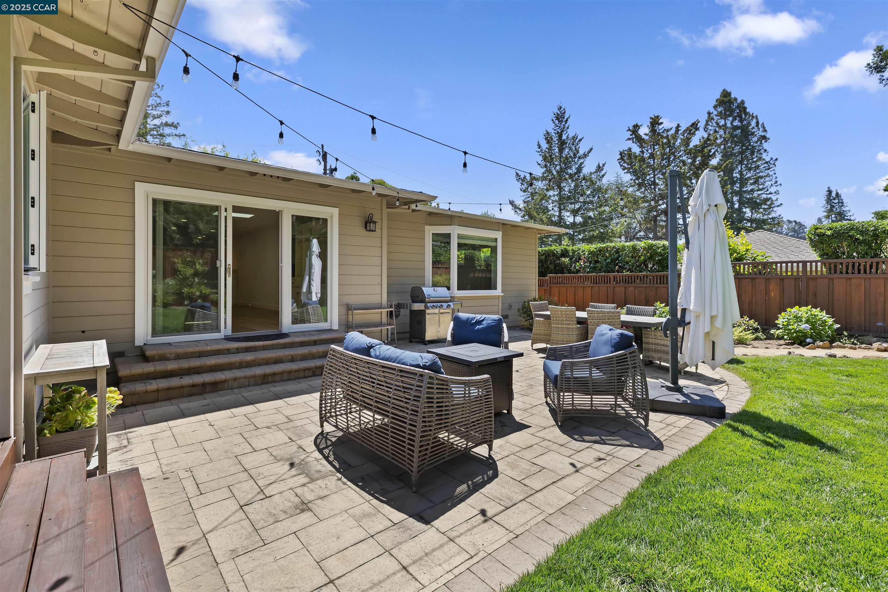 125 Meadow Ln, Orinda, California 94563, 4 Bedrooms Bedrooms, 10 Rooms Rooms,3 BathroomsBathrooms,Residential Lease,For Rent,125 Meadow Ln,41102496