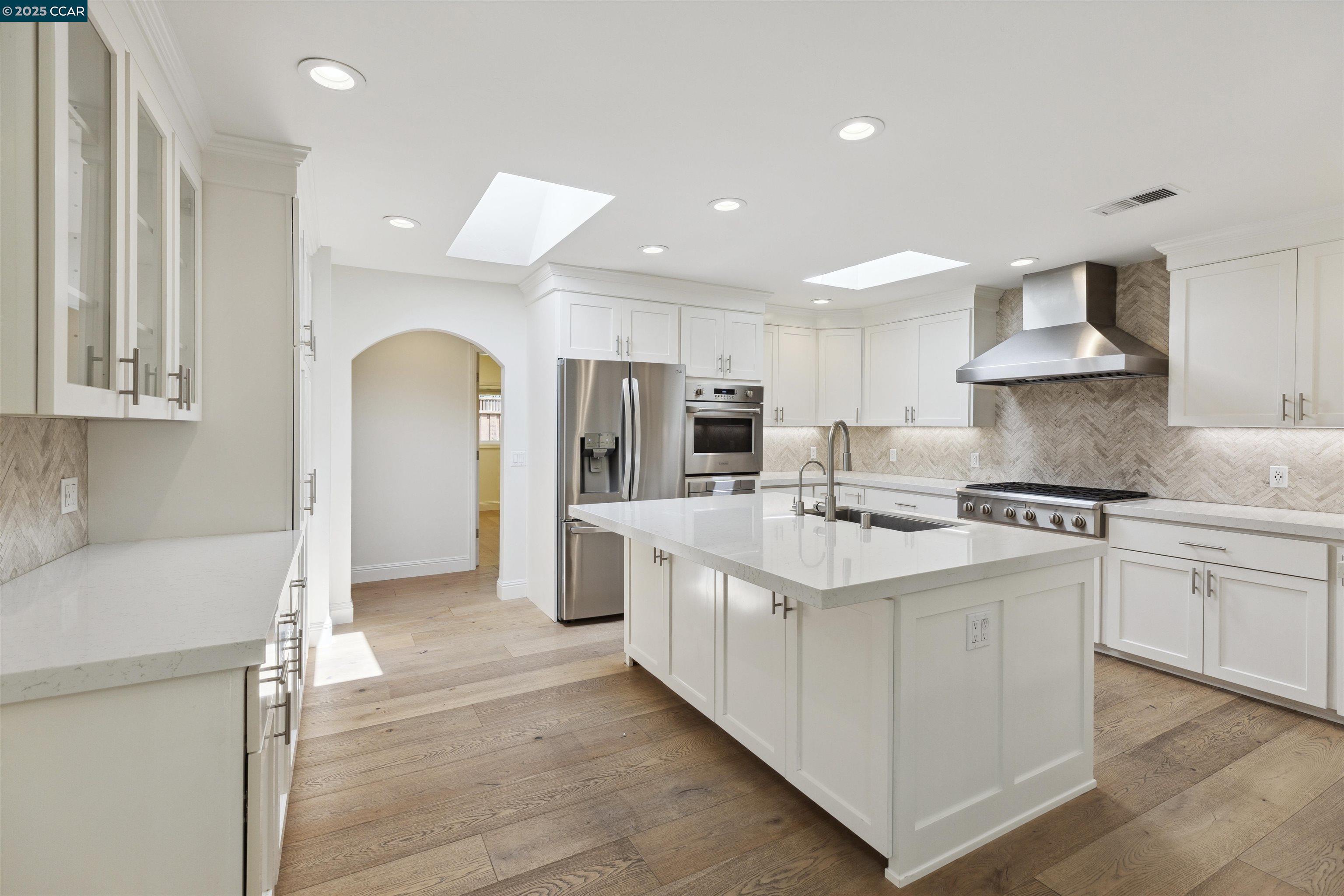125 Meadow Ln, Orinda, California 94563, 4 Bedrooms Bedrooms, 10 Rooms Rooms,3 BathroomsBathrooms,Residential Lease,For Rent,125 Meadow Ln,41102496