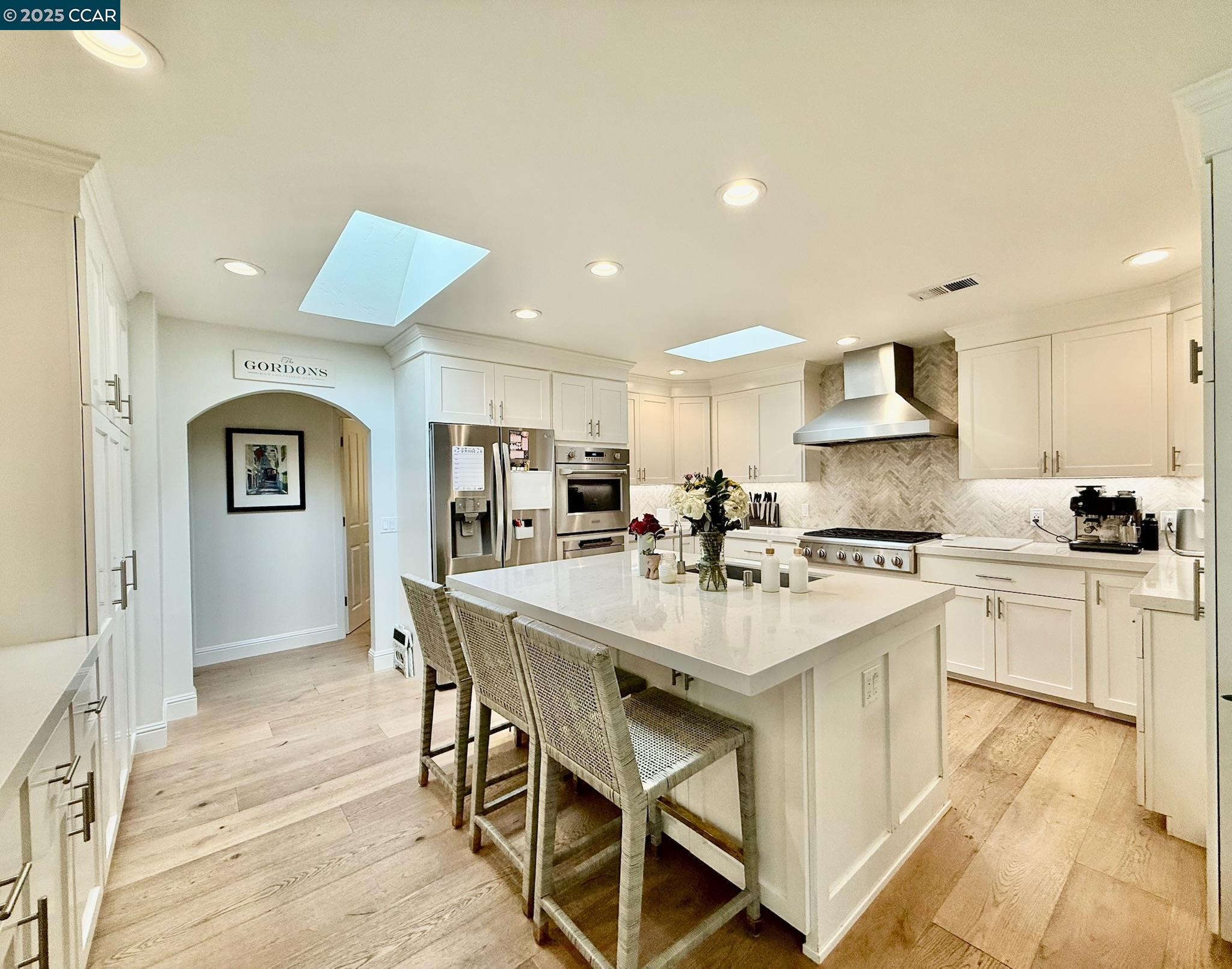 125 Meadow Ln, Orinda, California 94563, 4 Bedrooms Bedrooms, 10 Rooms Rooms,3 BathroomsBathrooms,Residential Lease,For Rent,125 Meadow Ln,41102496