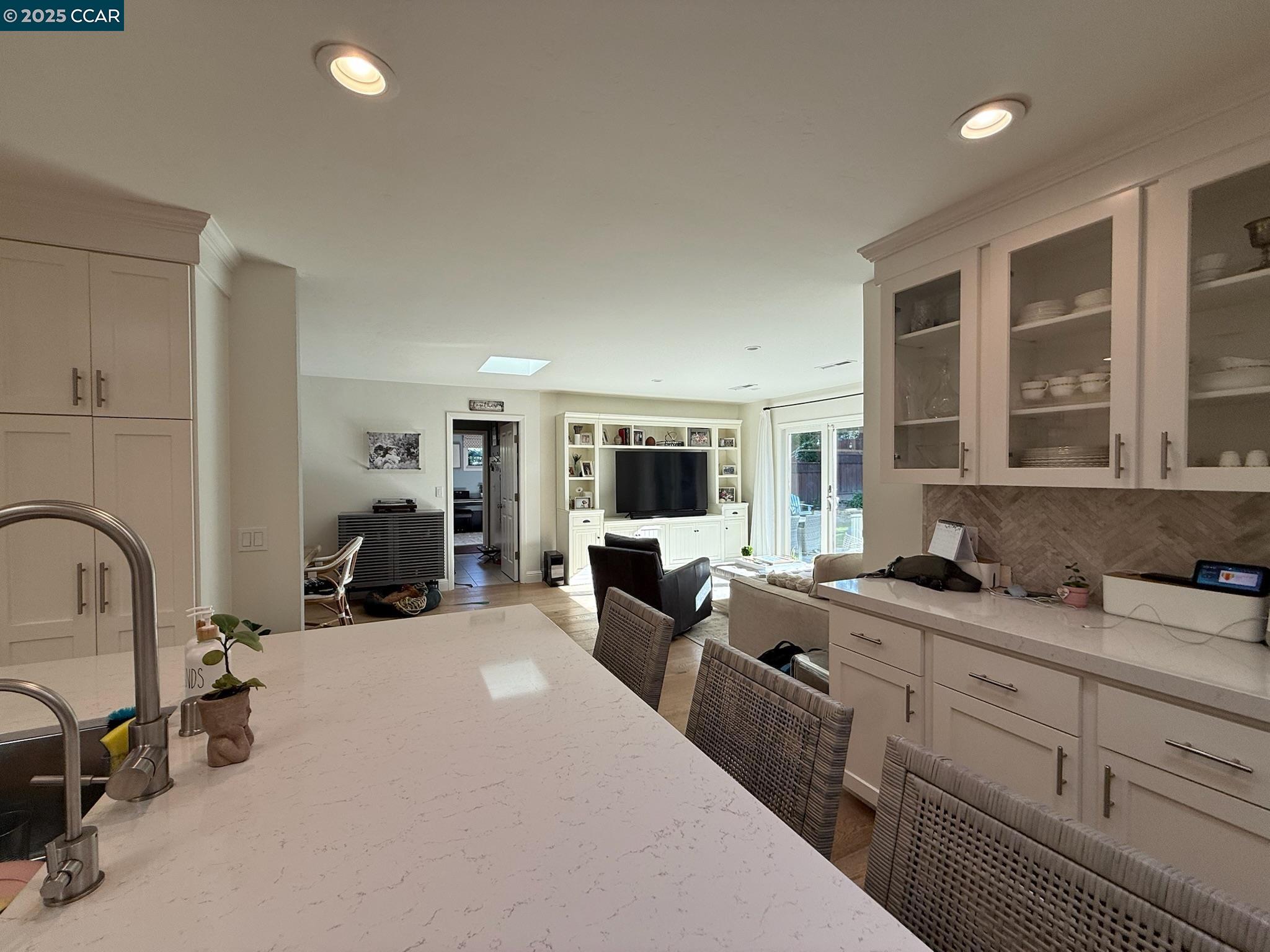 125 Meadow Ln, Orinda, California 94563, 4 Bedrooms Bedrooms, 10 Rooms Rooms,3 BathroomsBathrooms,Residential Lease,For Rent,125 Meadow Ln,41102496