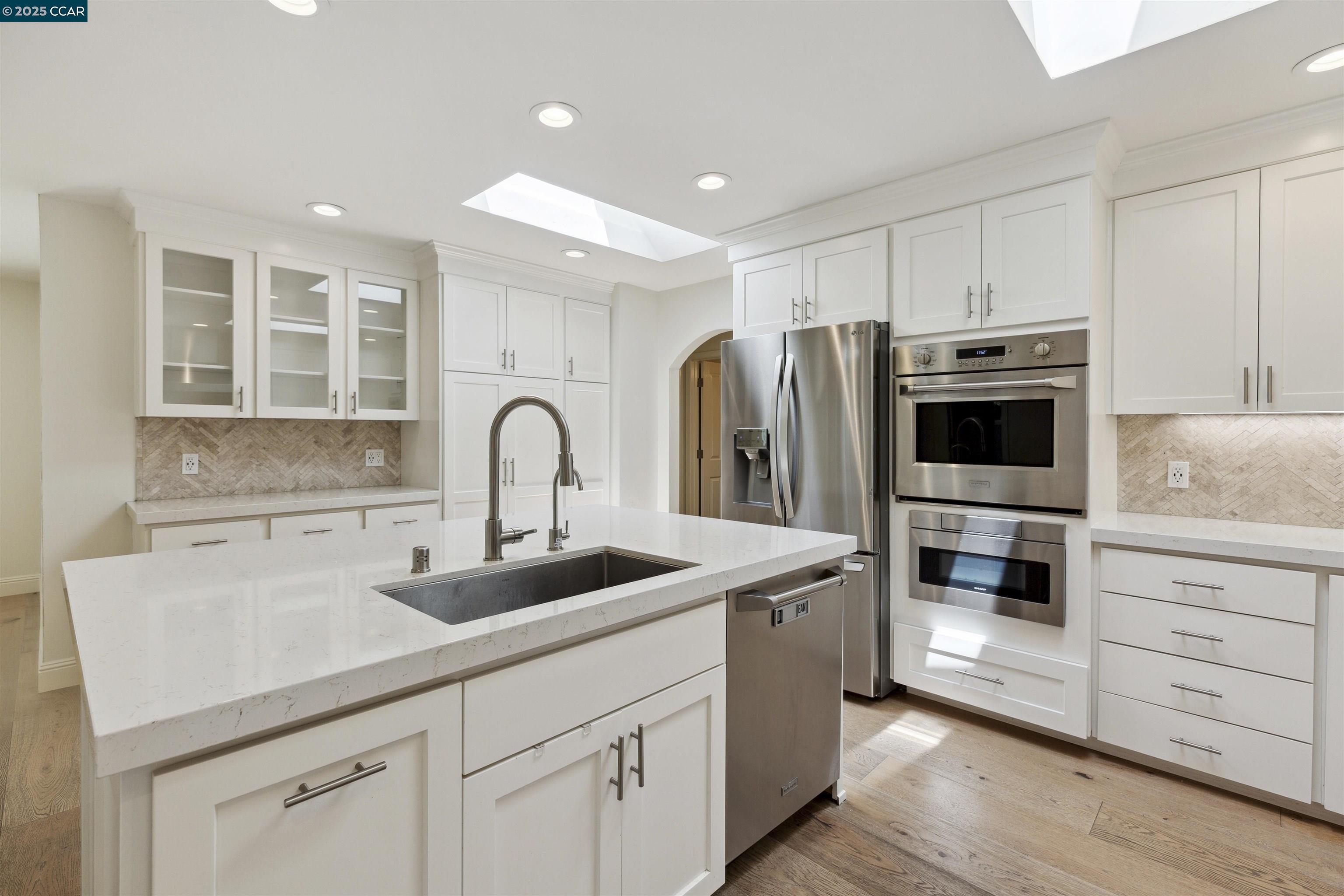 125 Meadow Ln, Orinda, California 94563, 4 Bedrooms Bedrooms, 10 Rooms Rooms,3 BathroomsBathrooms,Residential Lease,For Rent,125 Meadow Ln,41102496