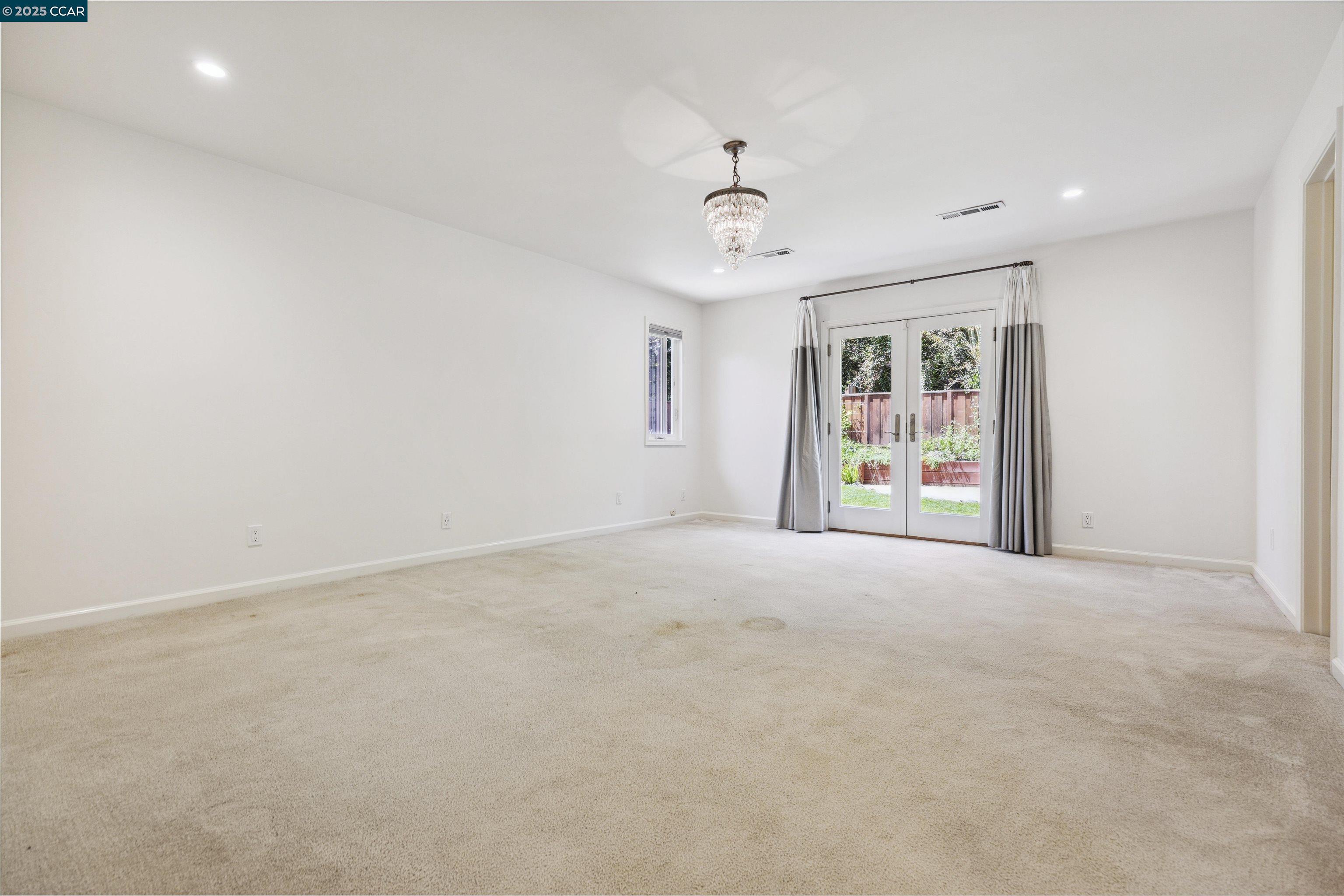 125 Meadow Ln, Orinda, California 94563, 4 Bedrooms Bedrooms, 10 Rooms Rooms,3 BathroomsBathrooms,Residential Lease,For Rent,125 Meadow Ln,41102496