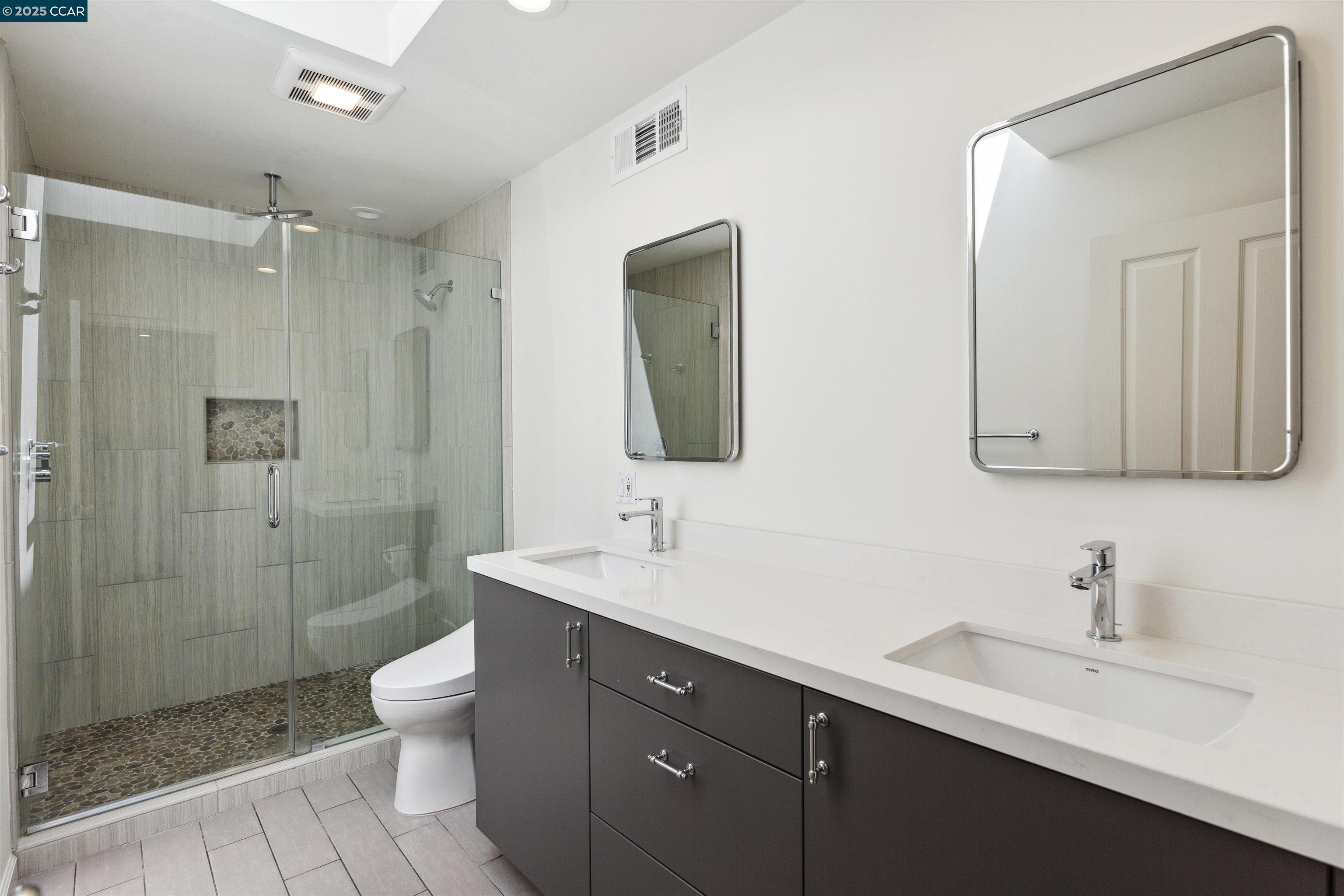 125 Meadow Ln, Orinda, California 94563, 4 Bedrooms Bedrooms, 10 Rooms Rooms,3 BathroomsBathrooms,Residential Lease,For Rent,125 Meadow Ln,41102496