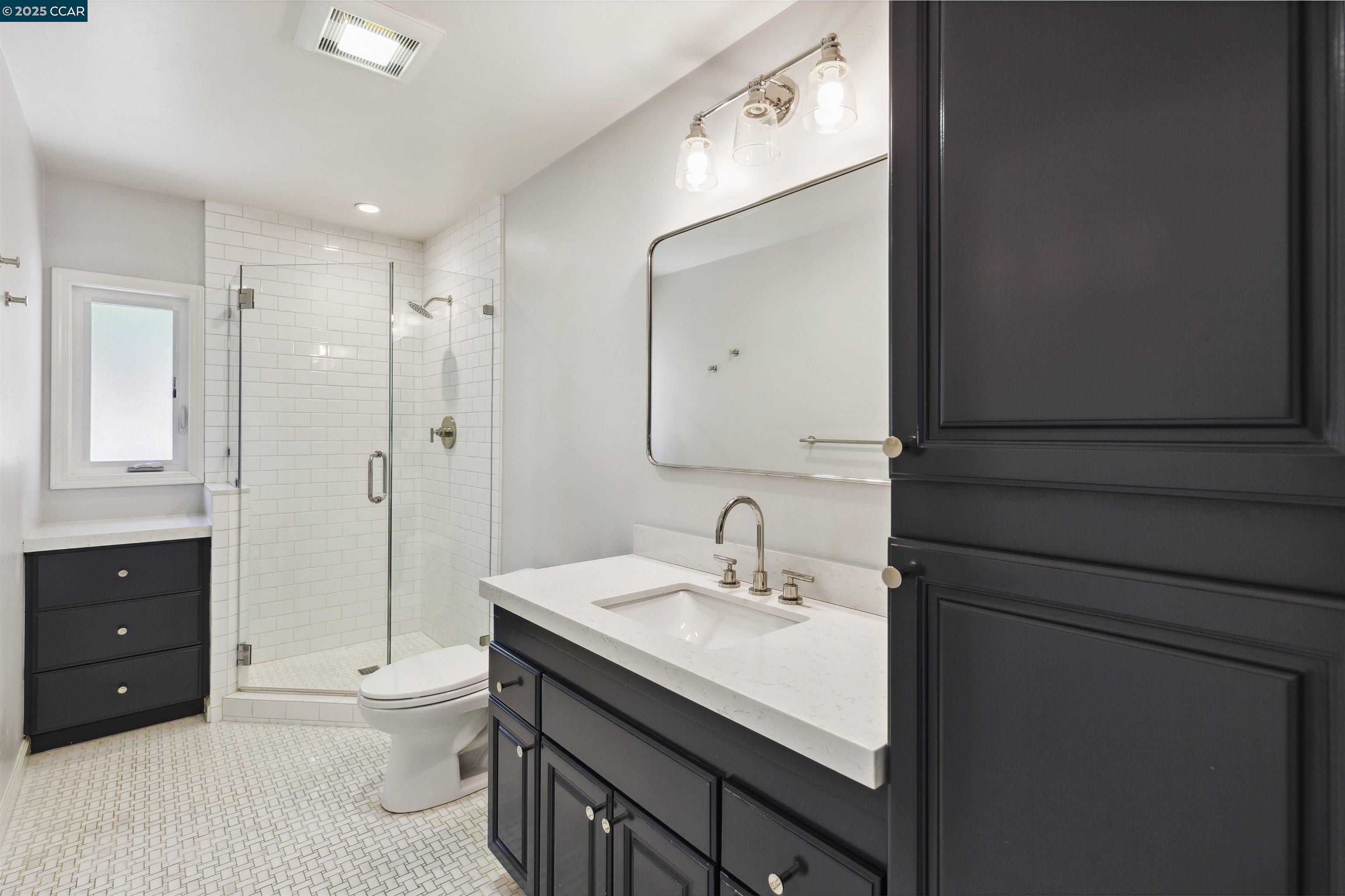 125 Meadow Ln, Orinda, California 94563, 4 Bedrooms Bedrooms, 10 Rooms Rooms,3 BathroomsBathrooms,Residential Lease,For Rent,125 Meadow Ln,41102496