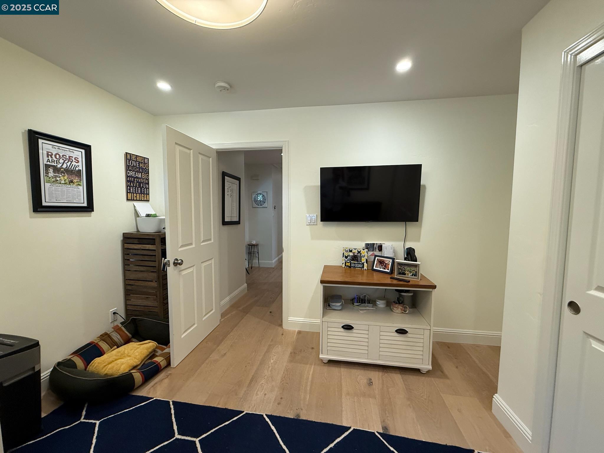 125 Meadow Ln, Orinda, California 94563, 4 Bedrooms Bedrooms, 10 Rooms Rooms,3 BathroomsBathrooms,Residential Lease,For Rent,125 Meadow Ln,41102496