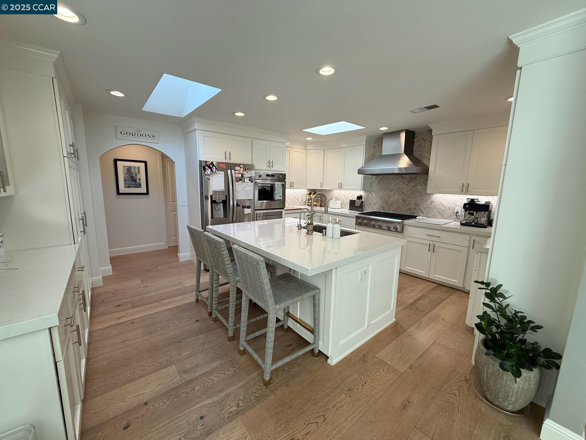 125 Meadow Ln, Orinda, California 94563, 4 Bedrooms Bedrooms, 10 Rooms Rooms,3 BathroomsBathrooms,Residential Lease,For Rent,125 Meadow Ln,41102496