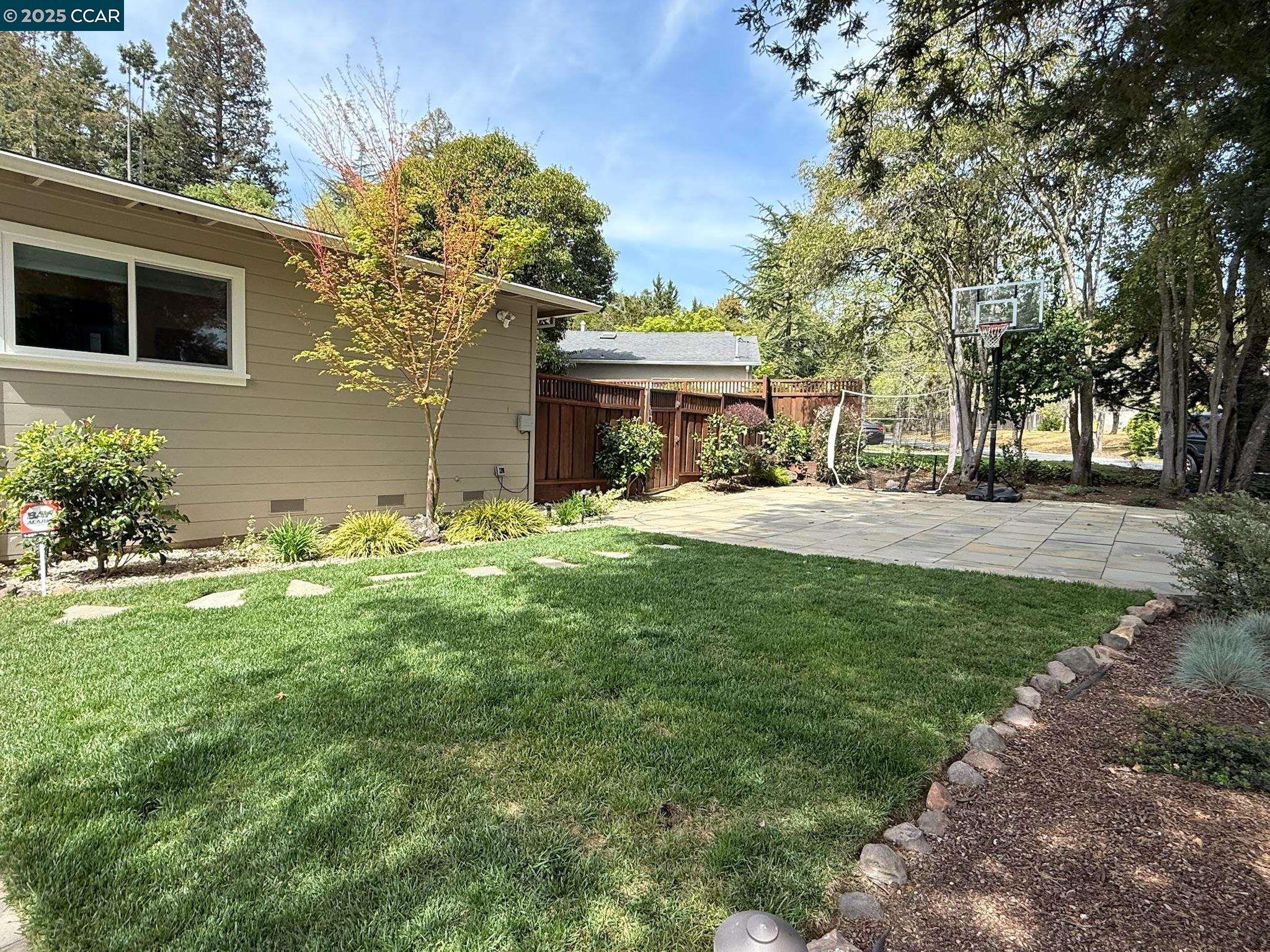 125 Meadow Ln, Orinda, California 94563, 4 Bedrooms Bedrooms, 10 Rooms Rooms,3 BathroomsBathrooms,Residential Lease,For Rent,125 Meadow Ln,41102496
