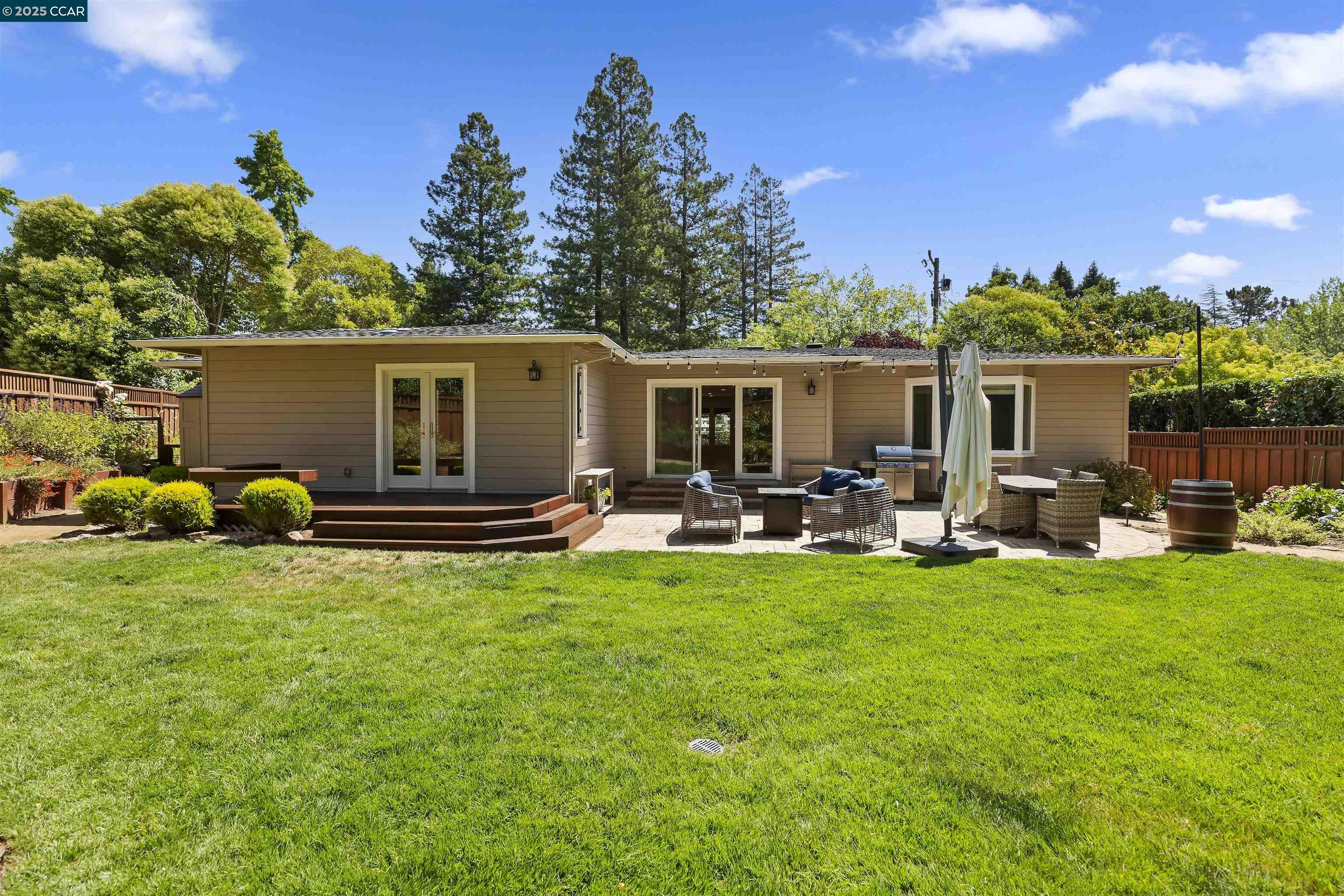 125 Meadow Ln, Orinda, California 94563, 4 Bedrooms Bedrooms, 10 Rooms Rooms,3 BathroomsBathrooms,Residential Lease,For Rent,125 Meadow Ln,41102496