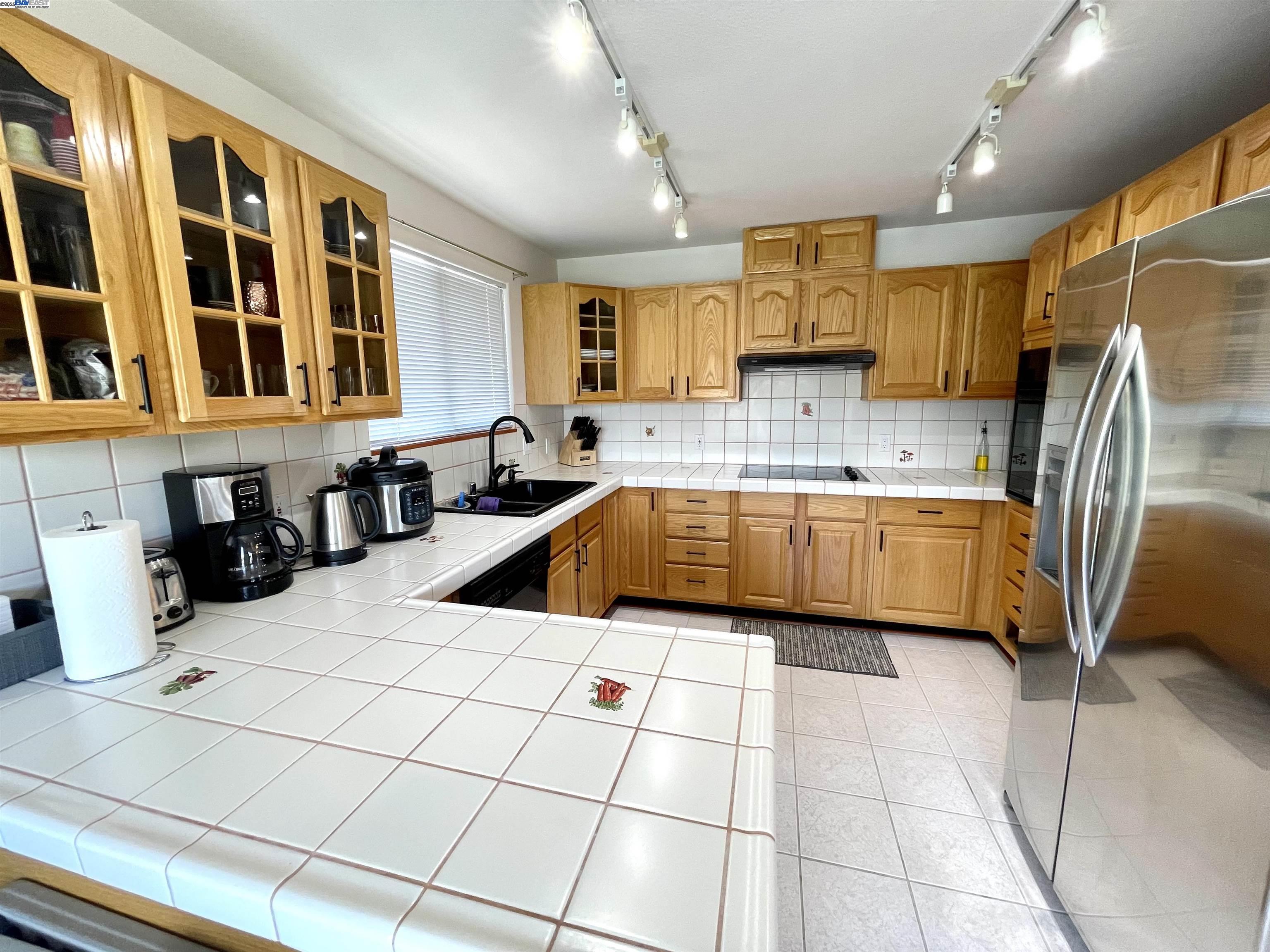 Detail Gallery Image 15 of 21 For 668 Keys Blvd., Clearlake Oaks,  CA 95423 - 3 Beds | 2 Baths
