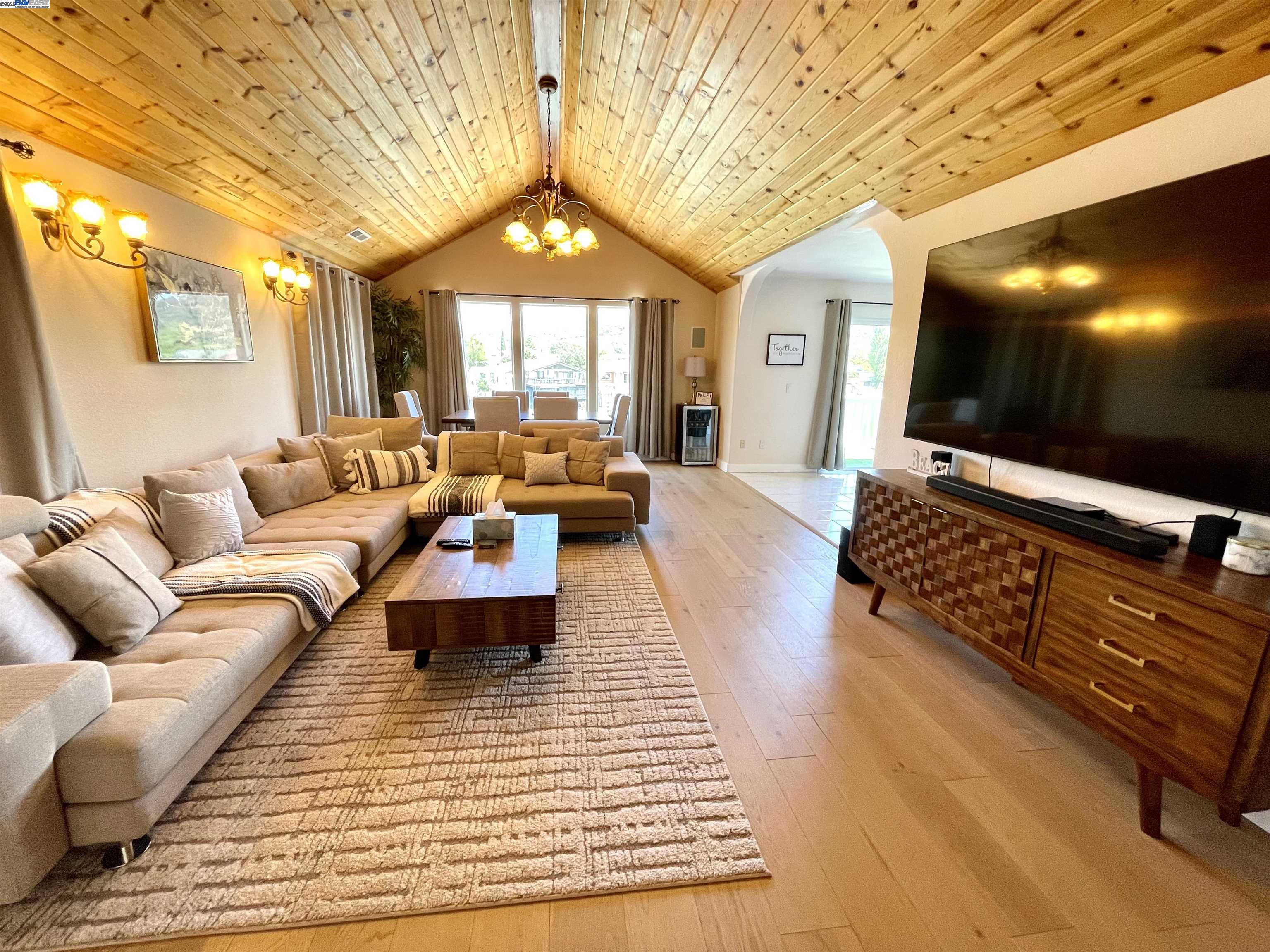 Detail Gallery Image 6 of 21 For 668 Keys Blvd., Clearlake Oaks,  CA 95423 - 3 Beds | 2 Baths