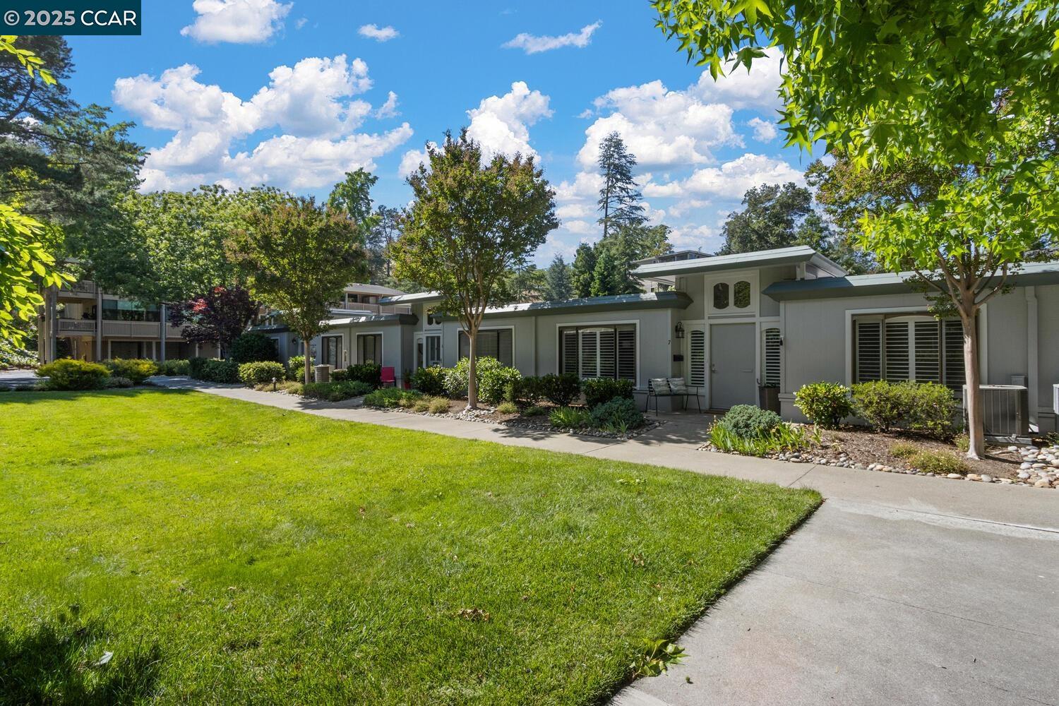 Detail Gallery Image 10 of 25 For 1501 Oakmont #7,  Walnut Creek,  CA 94595 - 2 Beds | 1 Baths