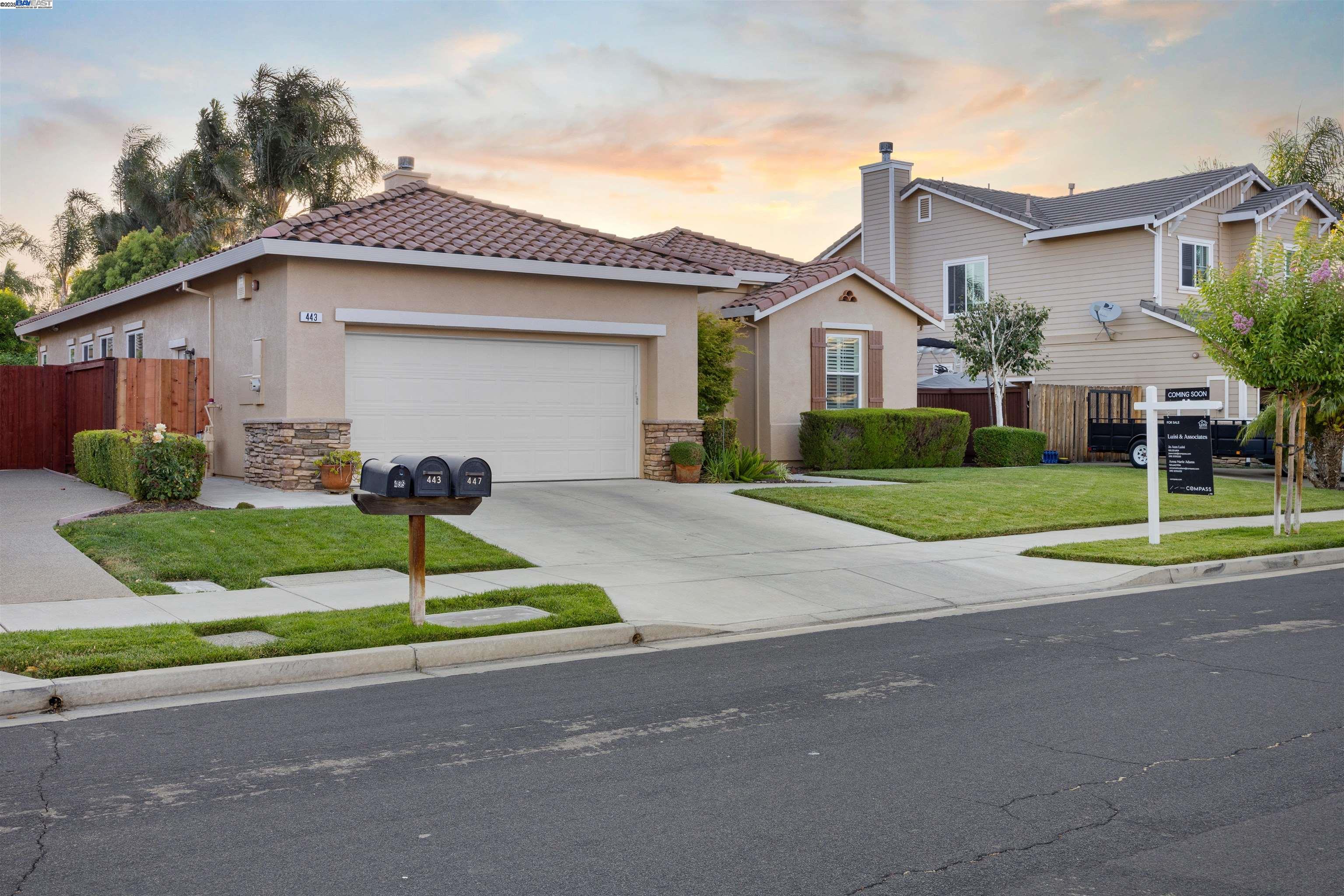 Detail Gallery Image 2 of 33 For 443 Collis St, Brentwood,  CA 94513 - 4 Beds | 3 Baths