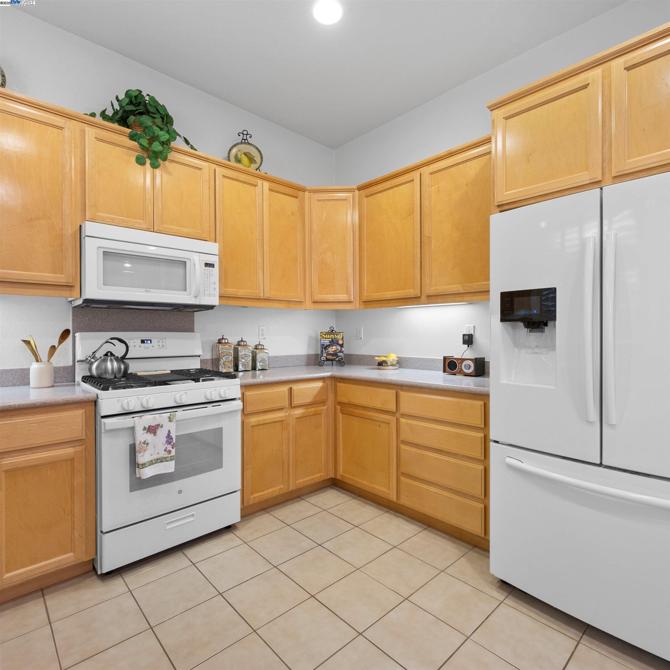 Detail Gallery Image 13 of 33 For 443 Collis St, Brentwood,  CA 94513 - 4 Beds | 3 Baths
