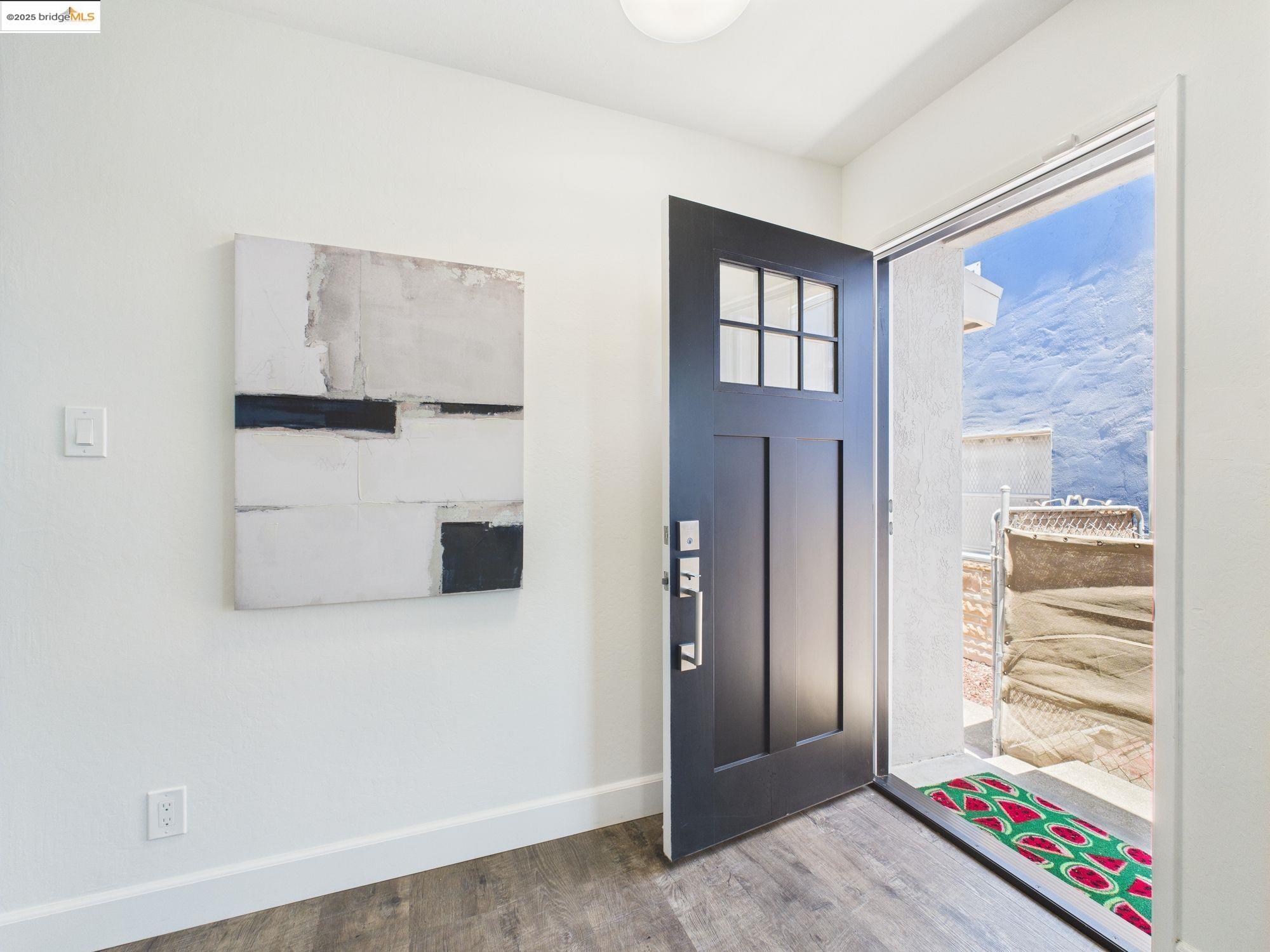 Detail Gallery Image 2 of 26 For 2532 Lincoln Ave, Richmond,  CA 94804 - 2 Beds | 1 Baths