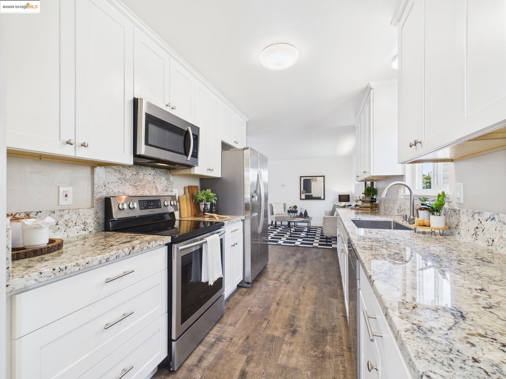 Detail Gallery Image 11 of 26 For 2532 Lincoln Ave, Richmond,  CA 94804 - 2 Beds | 1 Baths
