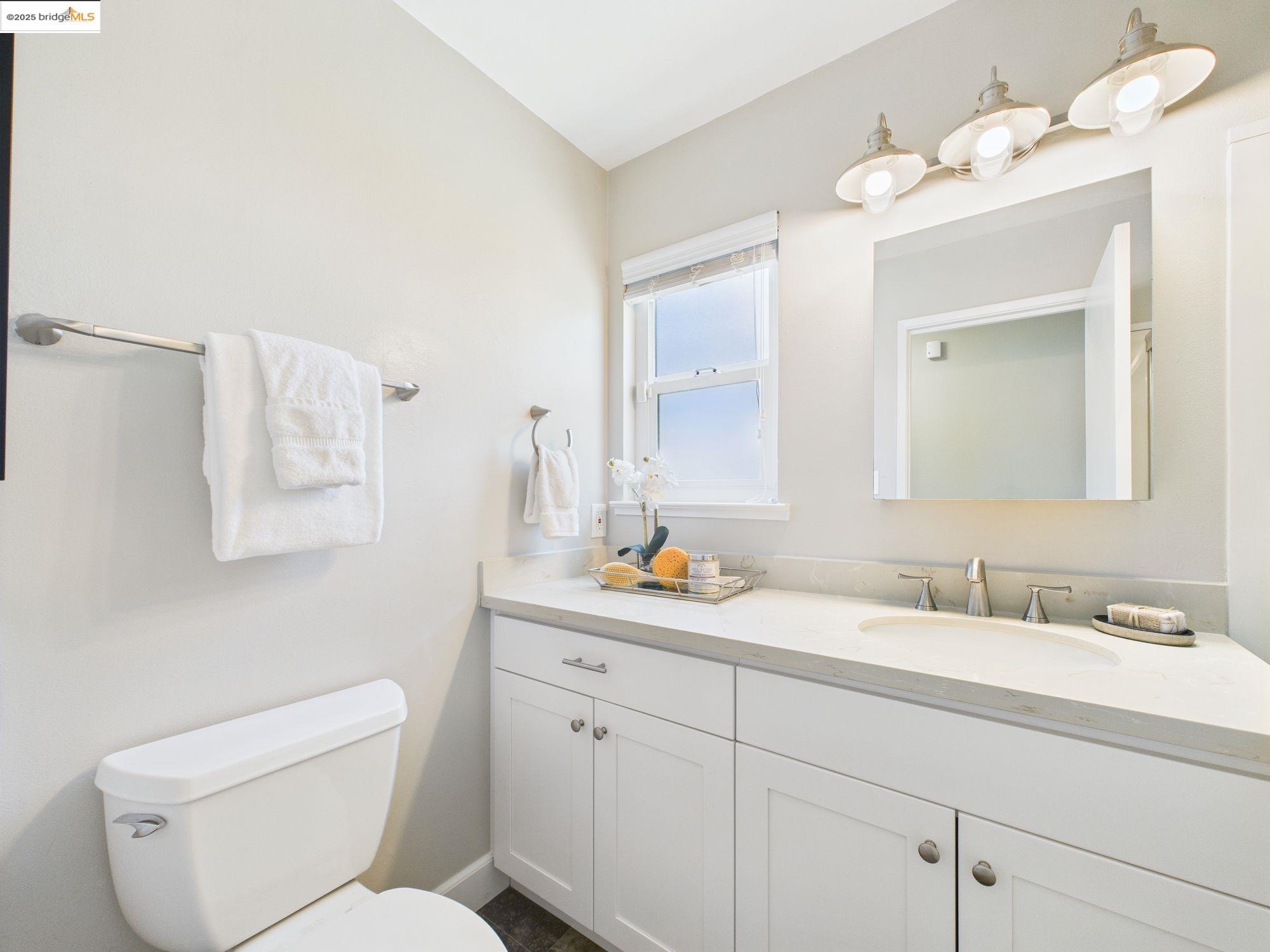 Detail Gallery Image 18 of 26 For 2532 Lincoln Ave, Richmond,  CA 94804 - 2 Beds | 1 Baths
