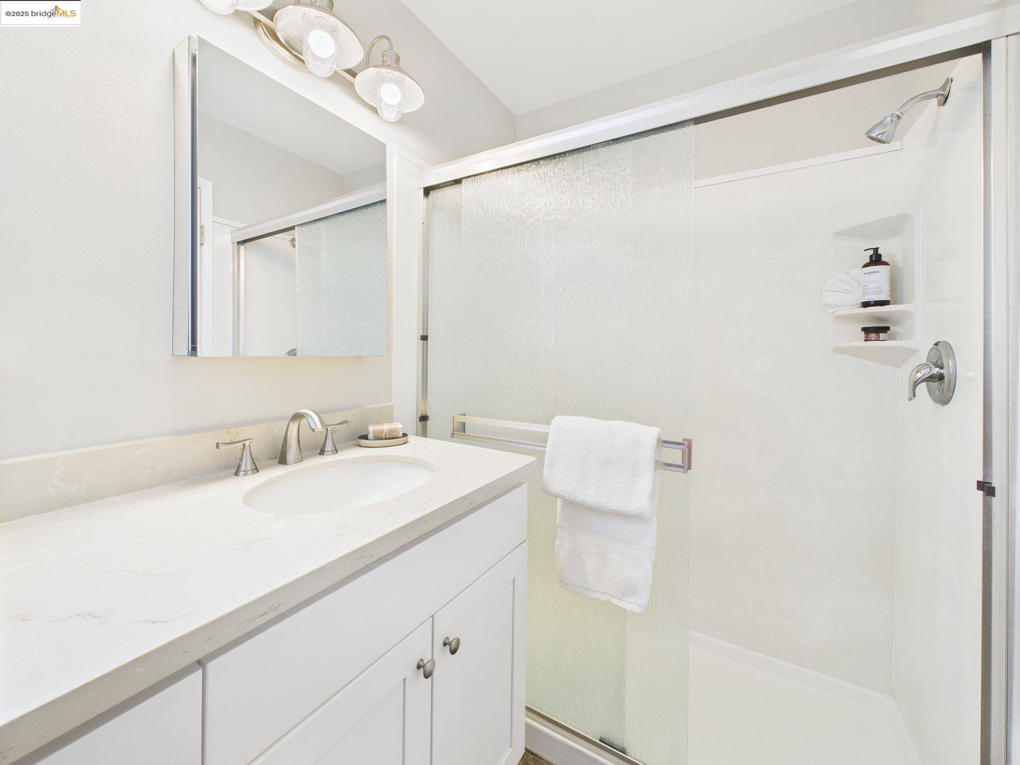 Detail Gallery Image 20 of 26 For 2532 Lincoln Ave, Richmond,  CA 94804 - 2 Beds | 1 Baths
