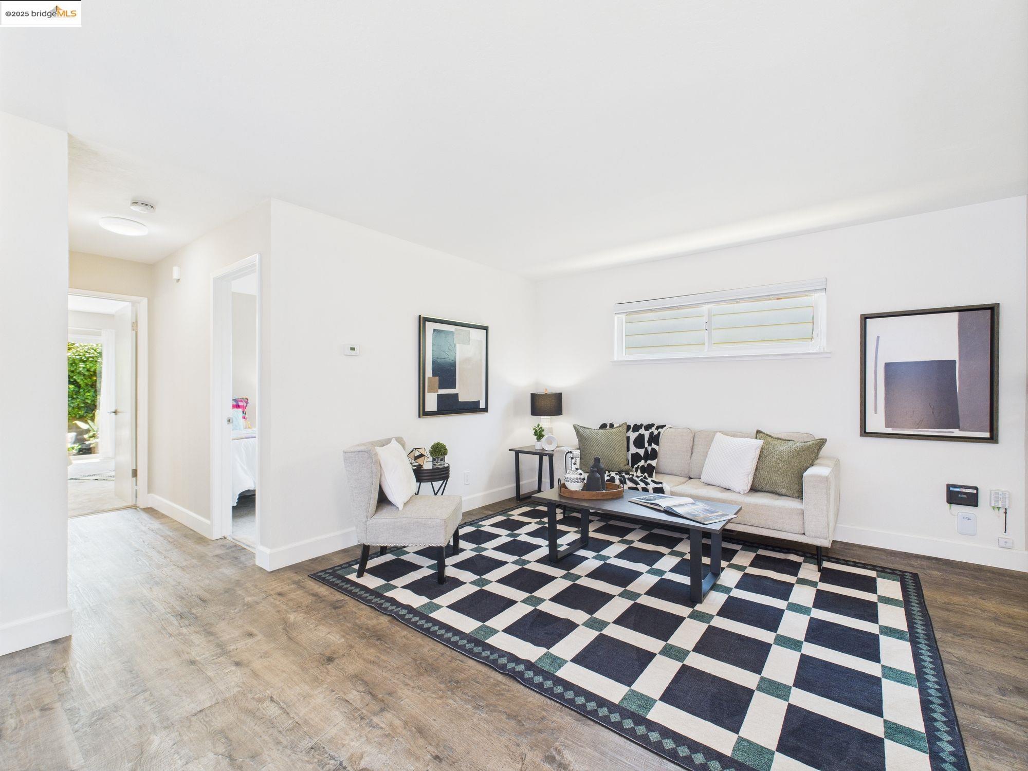Detail Gallery Image 3 of 26 For 2532 Lincoln Ave, Richmond,  CA 94804 - 2 Beds | 1 Baths