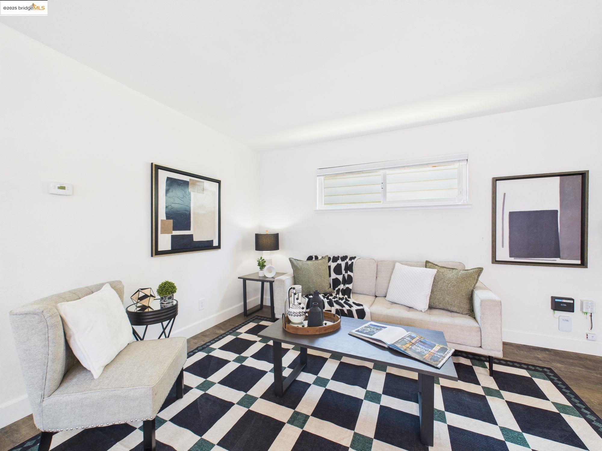 Detail Gallery Image 4 of 26 For 2532 Lincoln Ave, Richmond,  CA 94804 - 2 Beds | 1 Baths