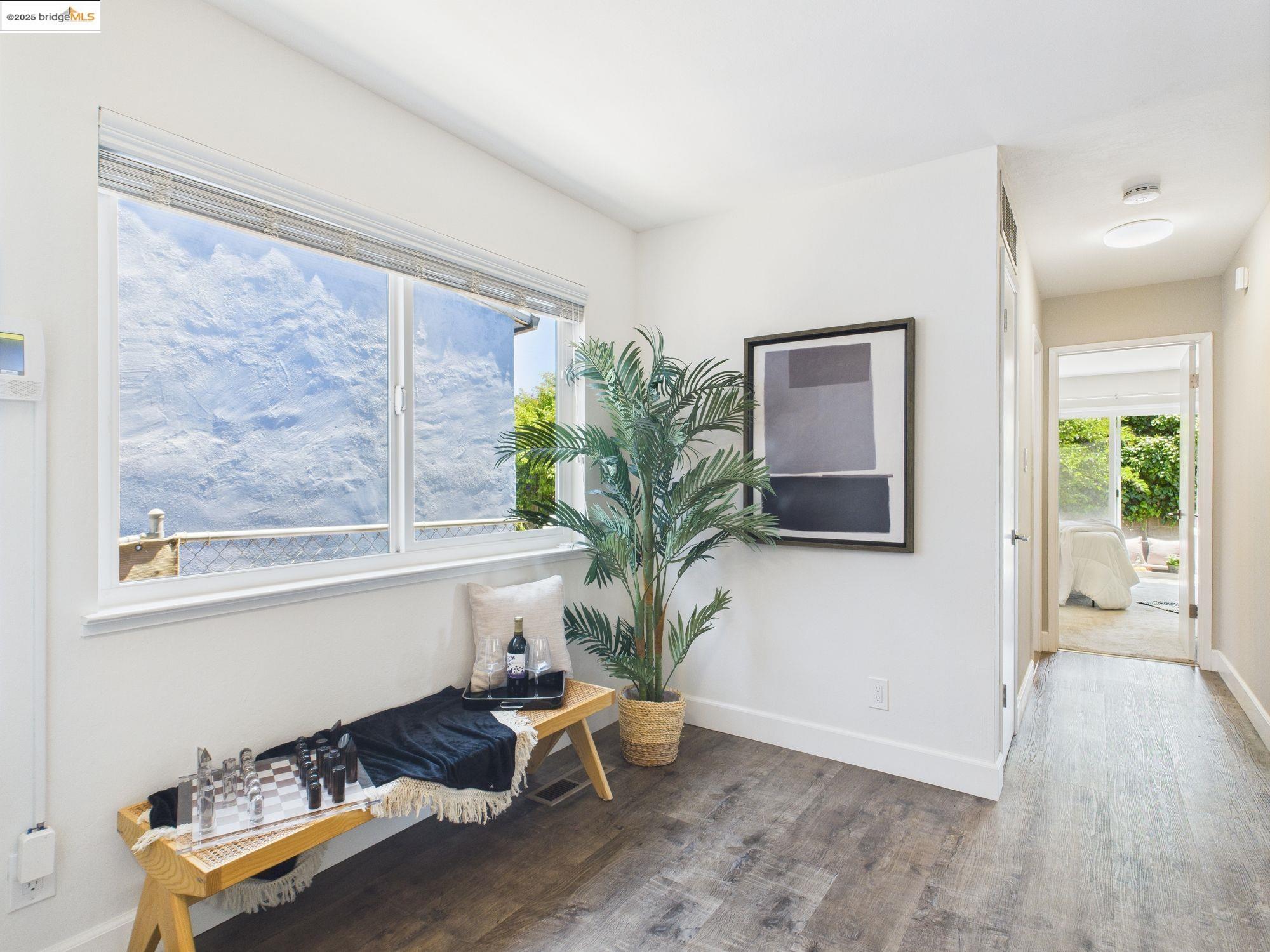 Detail Gallery Image 6 of 26 For 2532 Lincoln Ave, Richmond,  CA 94804 - 2 Beds | 1 Baths