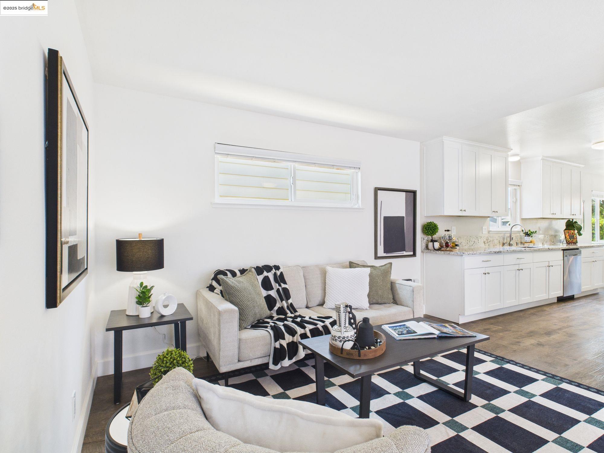 Detail Gallery Image 7 of 26 For 2532 Lincoln Ave, Richmond,  CA 94804 - 2 Beds | 1 Baths