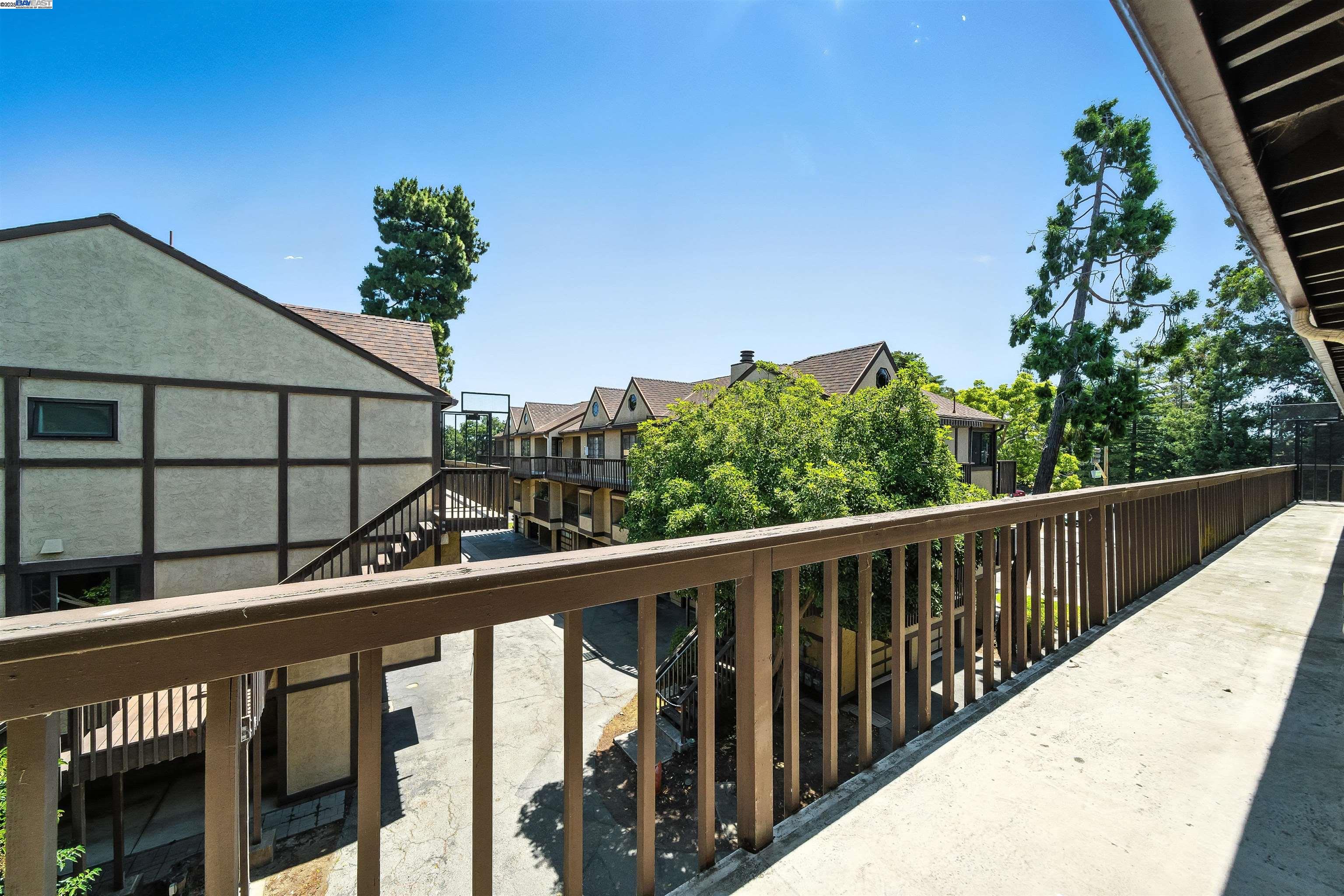 Detail Gallery Image 19 of 43 For 1116 Brewster Ave, Redwood City,  CA 94062-1310 - 2 Beds | 2/1 Baths