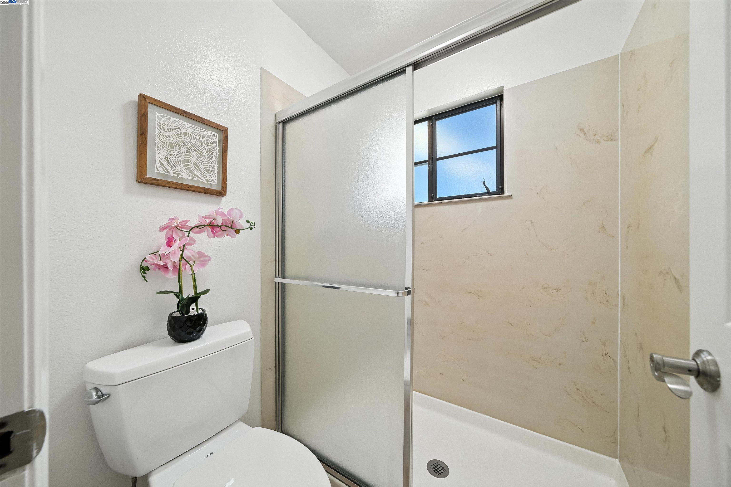 Detail Gallery Image 21 of 43 For 1116 Brewster Ave, Redwood City,  CA 94062-1310 - 2 Beds | 2/1 Baths
