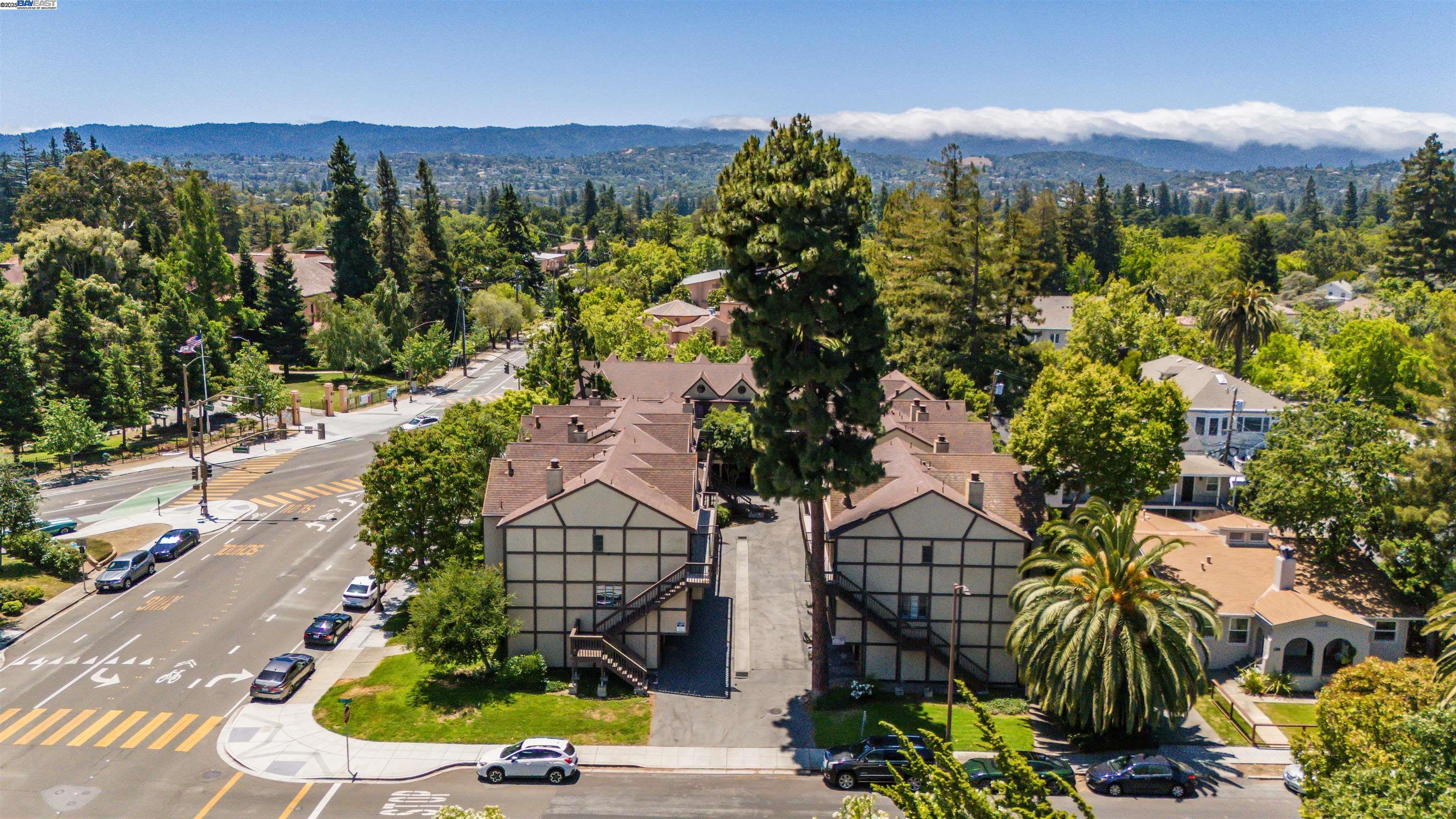 Detail Gallery Image 32 of 43 For 1116 Brewster Ave, Redwood City,  CA 94062-1310 - 2 Beds | 2/1 Baths