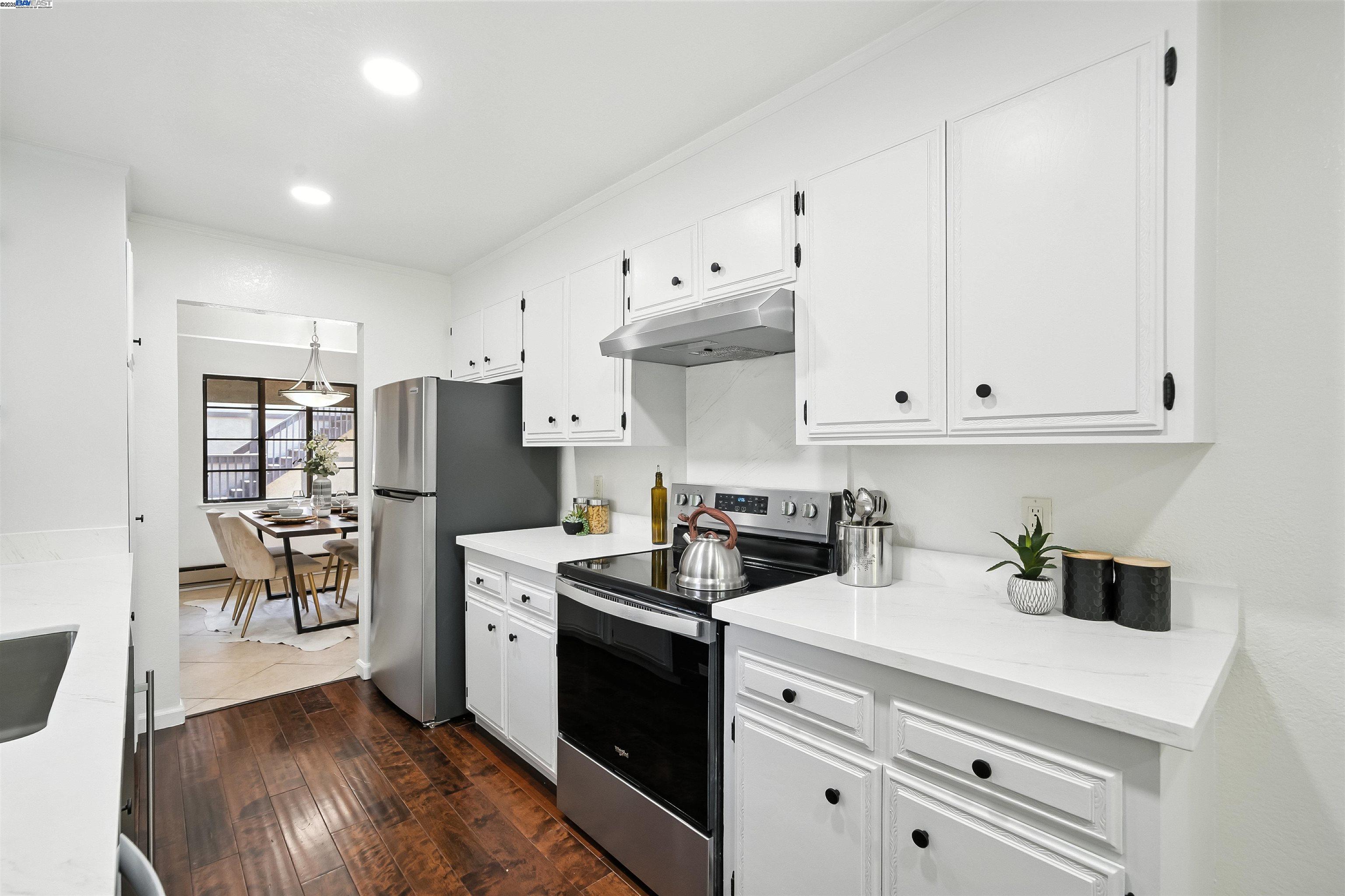 Detail Gallery Image 35 of 43 For 1116 Brewster Ave, Redwood City,  CA 94062-1310 - 2 Beds | 2/1 Baths