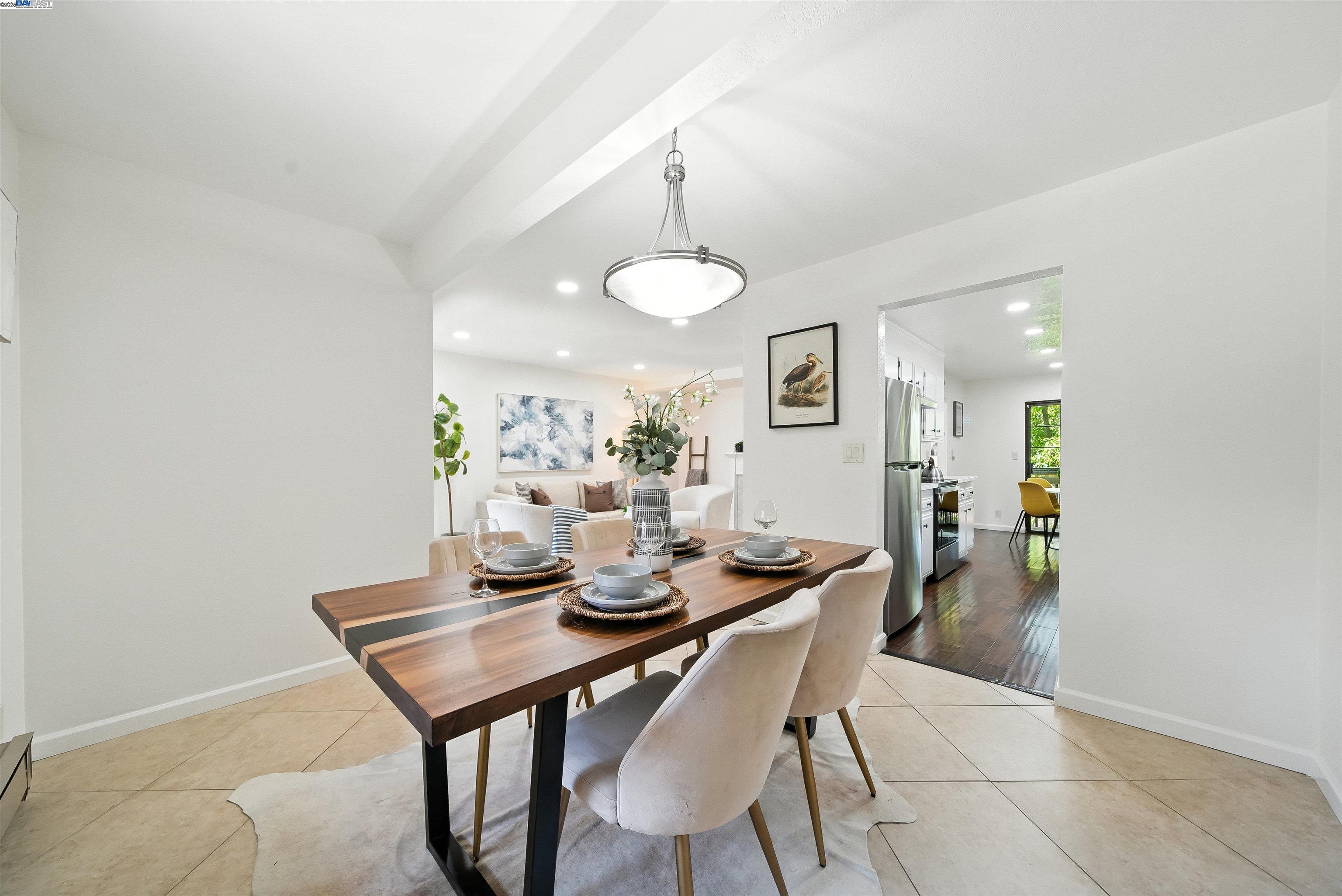 Detail Gallery Image 9 of 43 For 1116 Brewster Ave, Redwood City,  CA 94062-1310 - 2 Beds | 2/1 Baths
