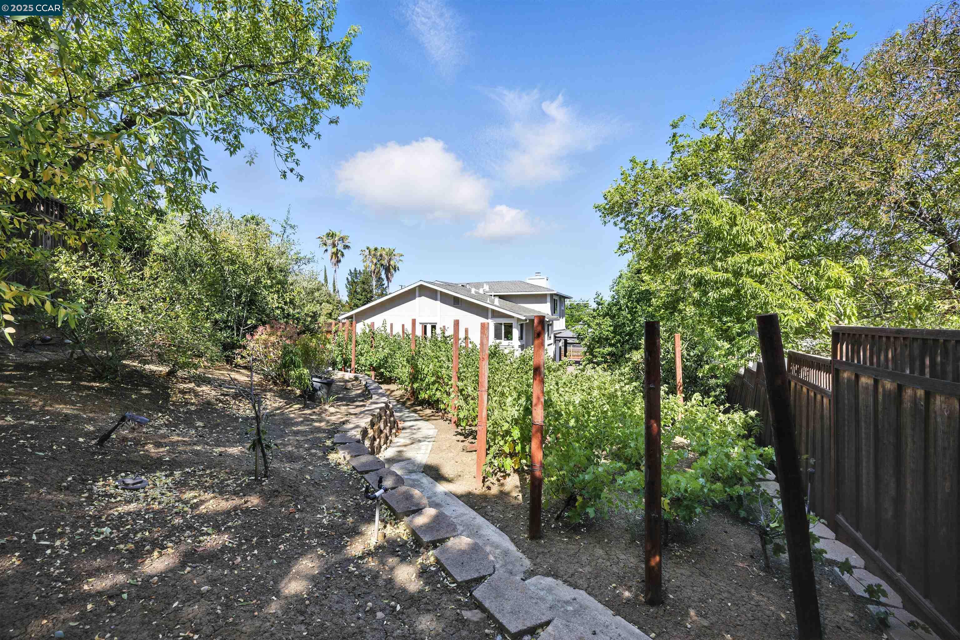 Detail Gallery Image 33 of 42 For 5205 Forrestgreen Ct, Concord,  CA 94521 - 3 Beds | 2/1 Baths