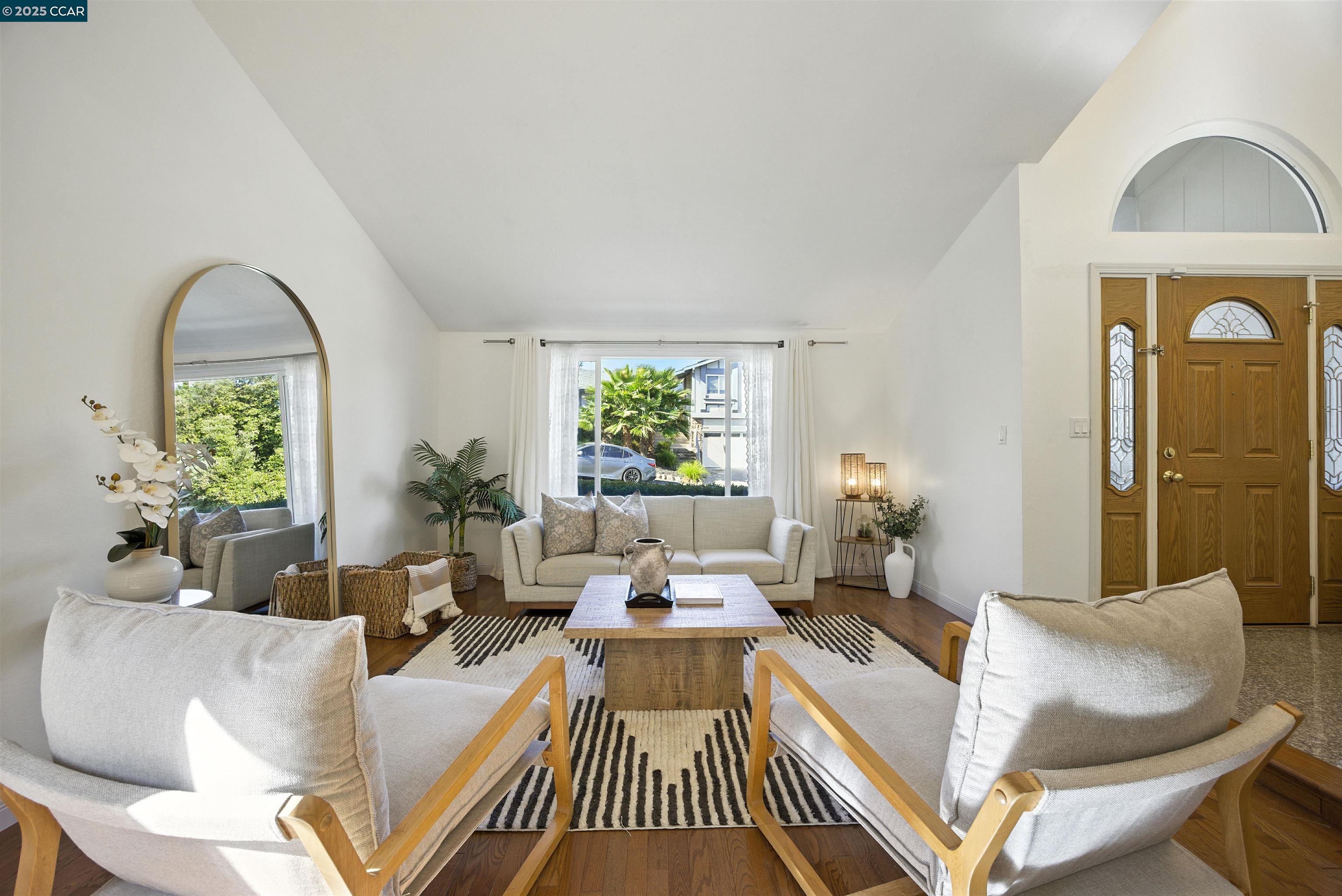 Detail Gallery Image 5 of 42 For 5205 Forrestgreen Ct, Concord,  CA 94521 - 3 Beds | 2/1 Baths