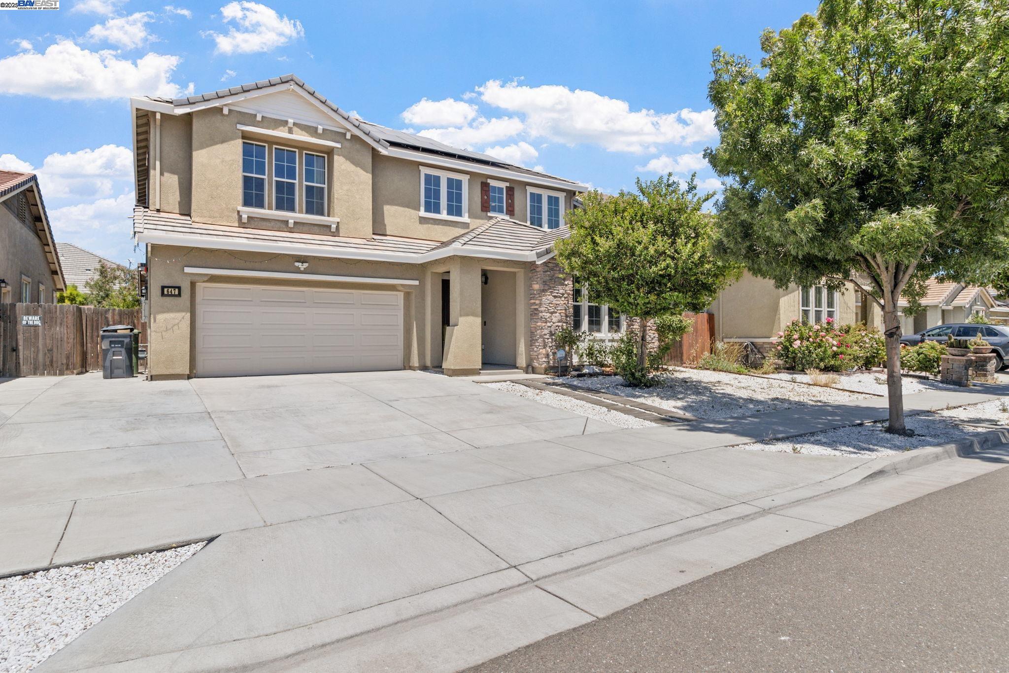 Detail Gallery Image 1 of 39 For 647 Tantaros Ln, Tracy,  CA 95376 - 4 Beds | 3 Baths