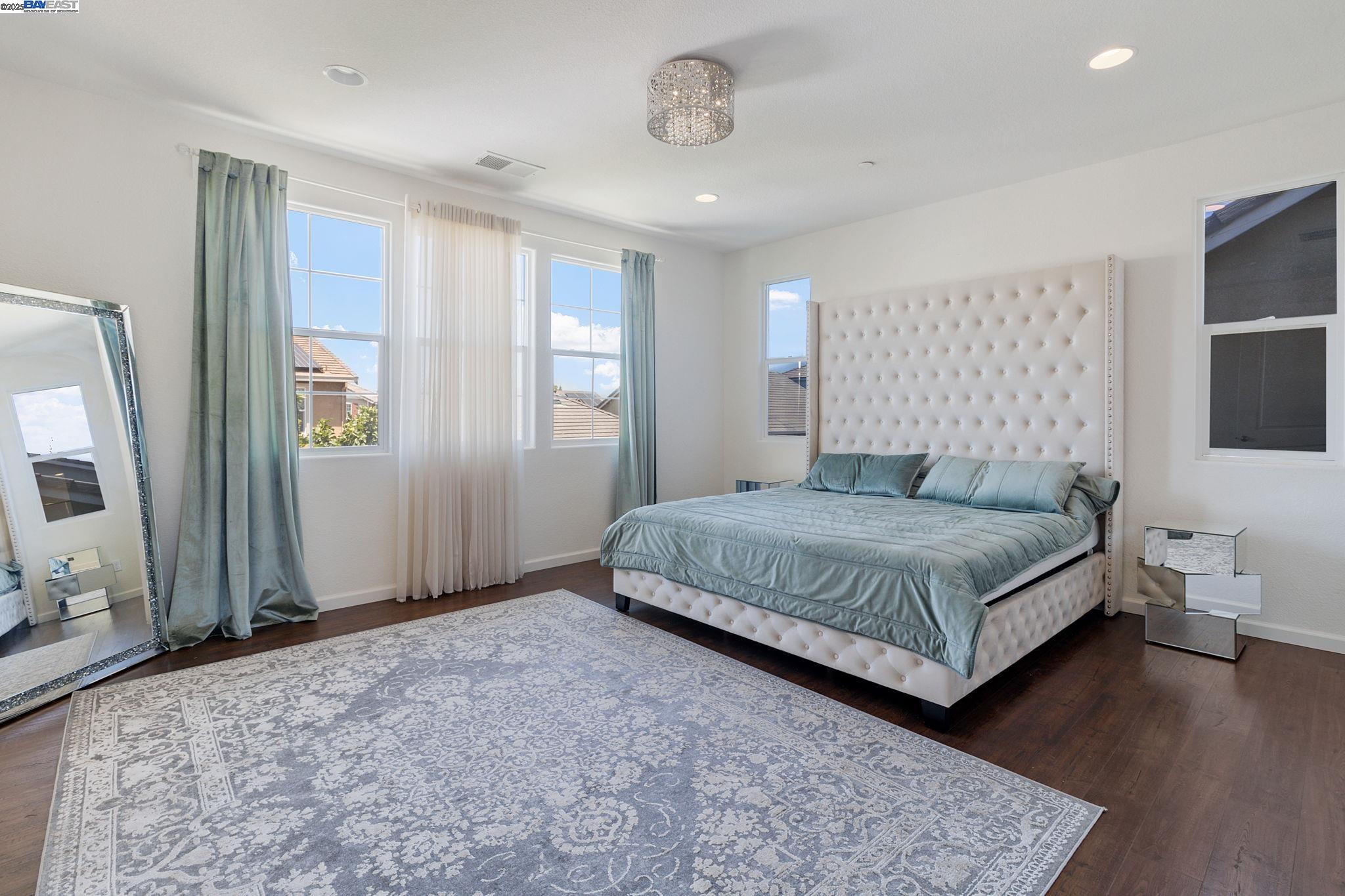 Detail Gallery Image 23 of 39 For 647 Tantaros Ln, Tracy,  CA 95376 - 4 Beds | 3 Baths