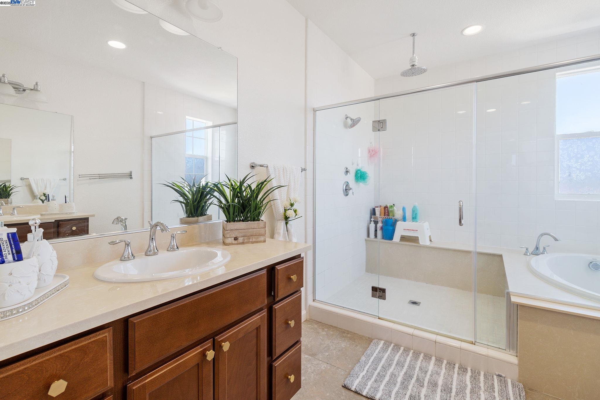 Detail Gallery Image 25 of 39 For 647 Tantaros Ln, Tracy,  CA 95376 - 4 Beds | 3 Baths