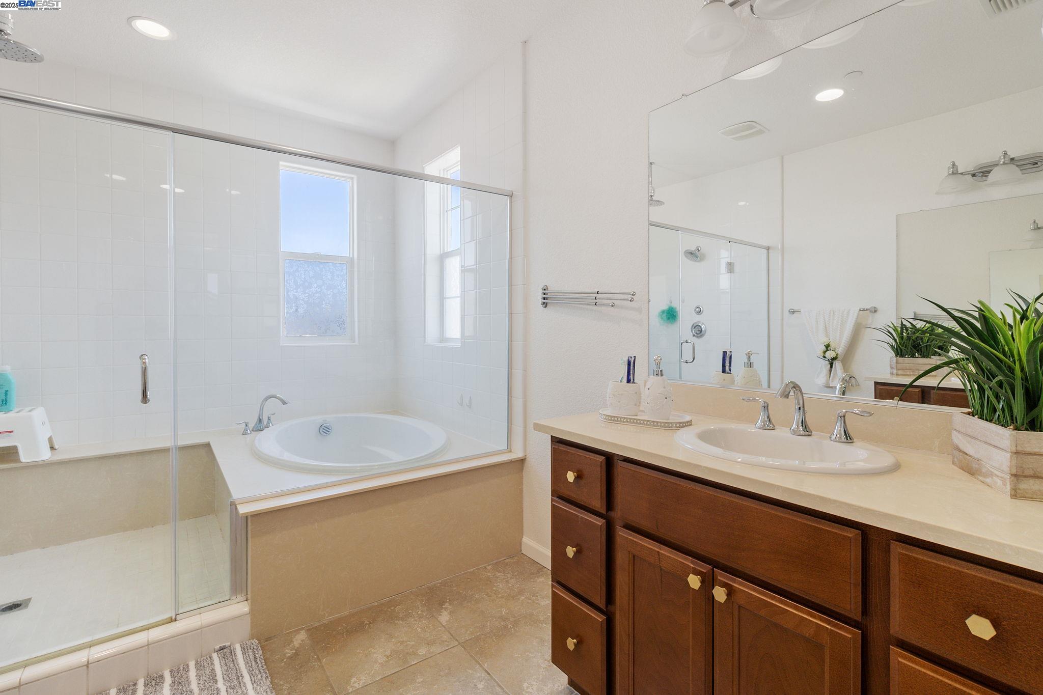 Detail Gallery Image 26 of 39 For 647 Tantaros Ln, Tracy,  CA 95376 - 4 Beds | 3 Baths