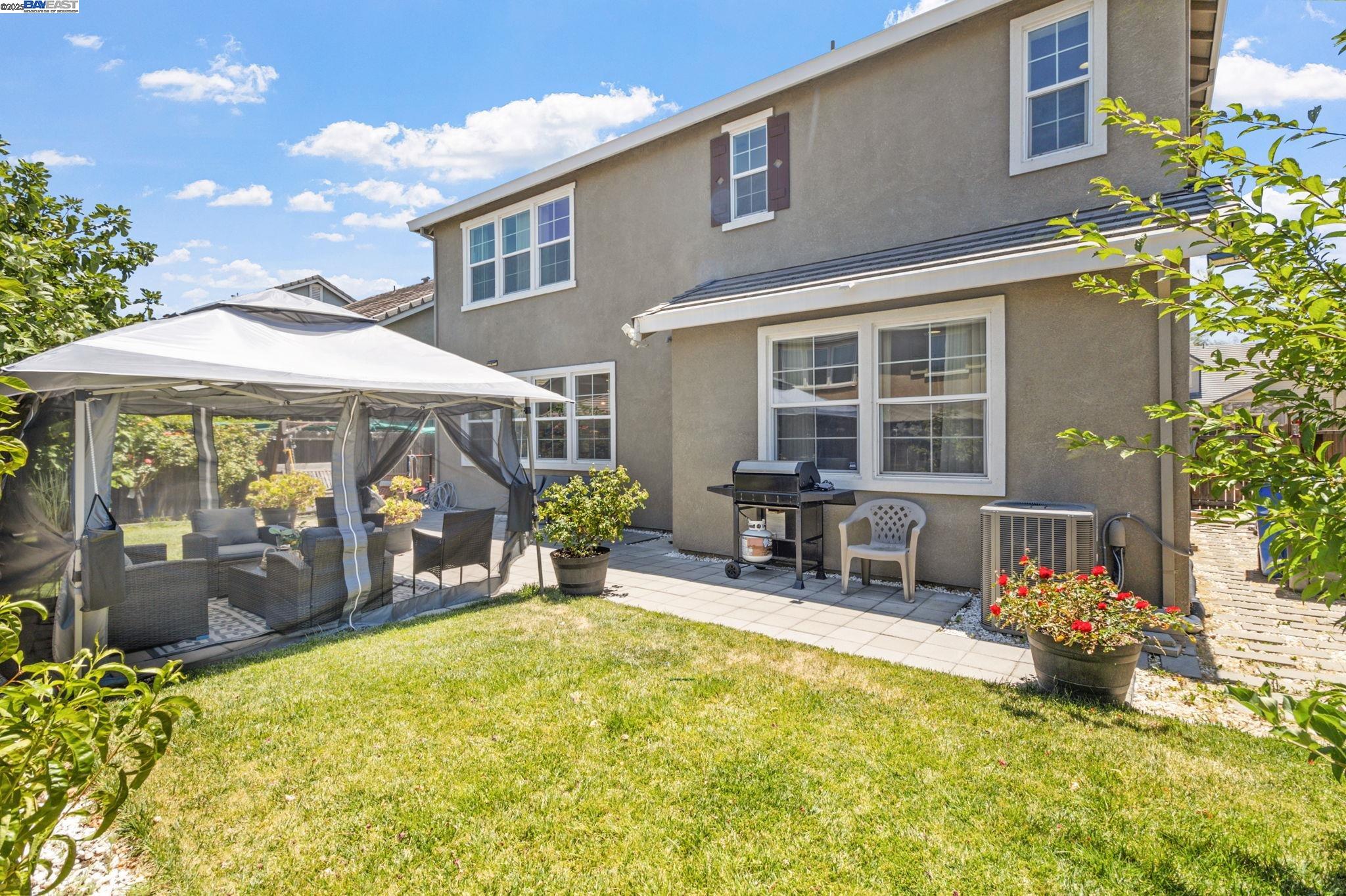 Detail Gallery Image 34 of 39 For 647 Tantaros Ln, Tracy,  CA 95376 - 4 Beds | 3 Baths
