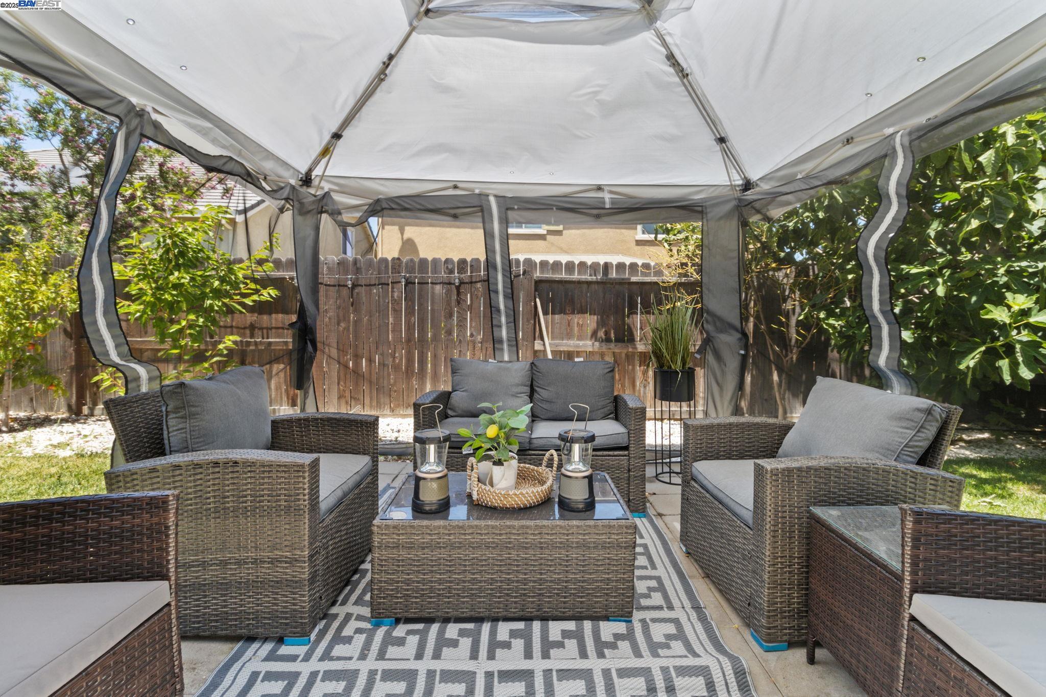 Detail Gallery Image 37 of 39 For 647 Tantaros Ln, Tracy,  CA 95376 - 4 Beds | 3 Baths