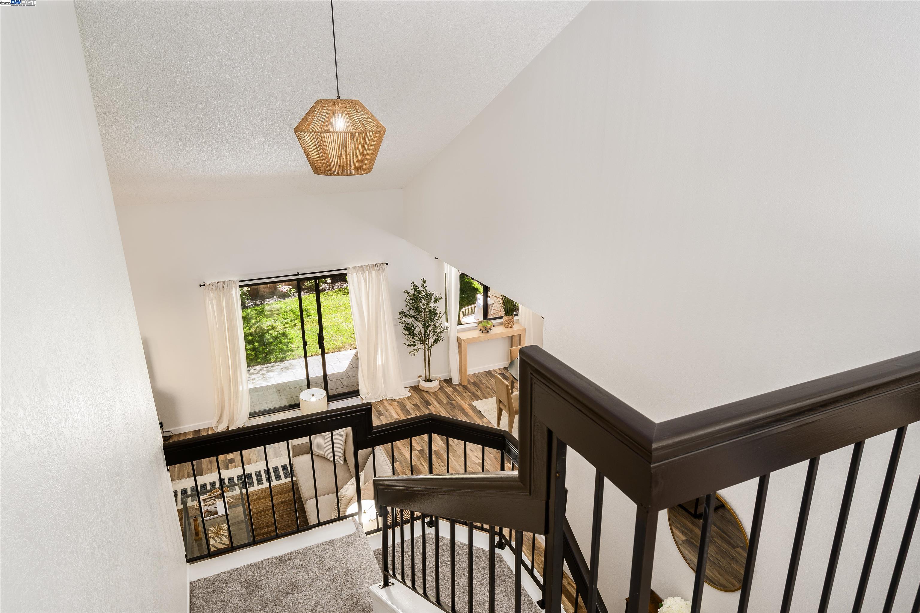 Detail Gallery Image 19 of 49 For 28061 Thorup Ln, Hayward,  CA 94542 - 3 Beds | 3 Baths
