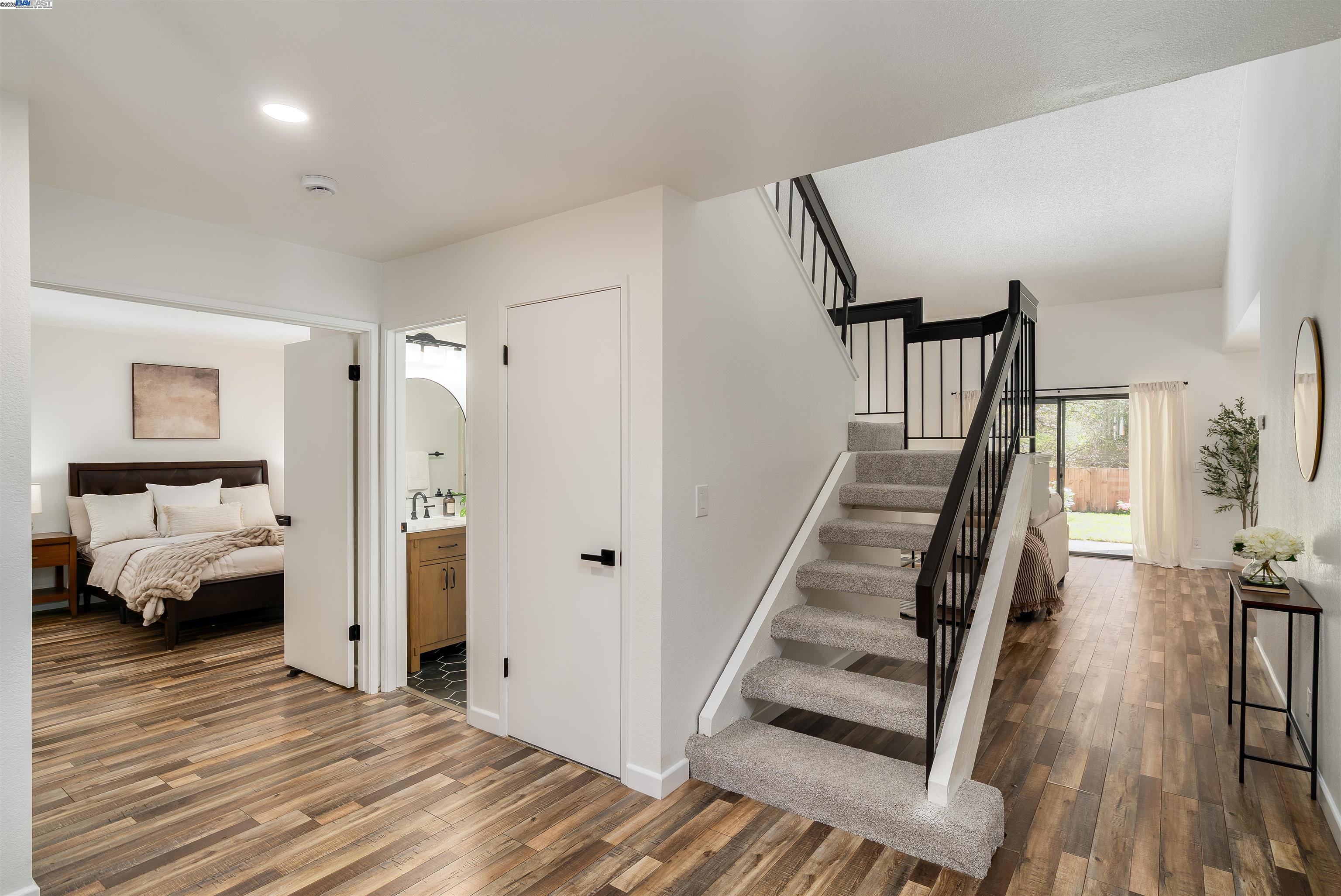 Detail Gallery Image 6 of 49 For 28061 Thorup Ln, Hayward,  CA 94542 - 3 Beds | 3 Baths