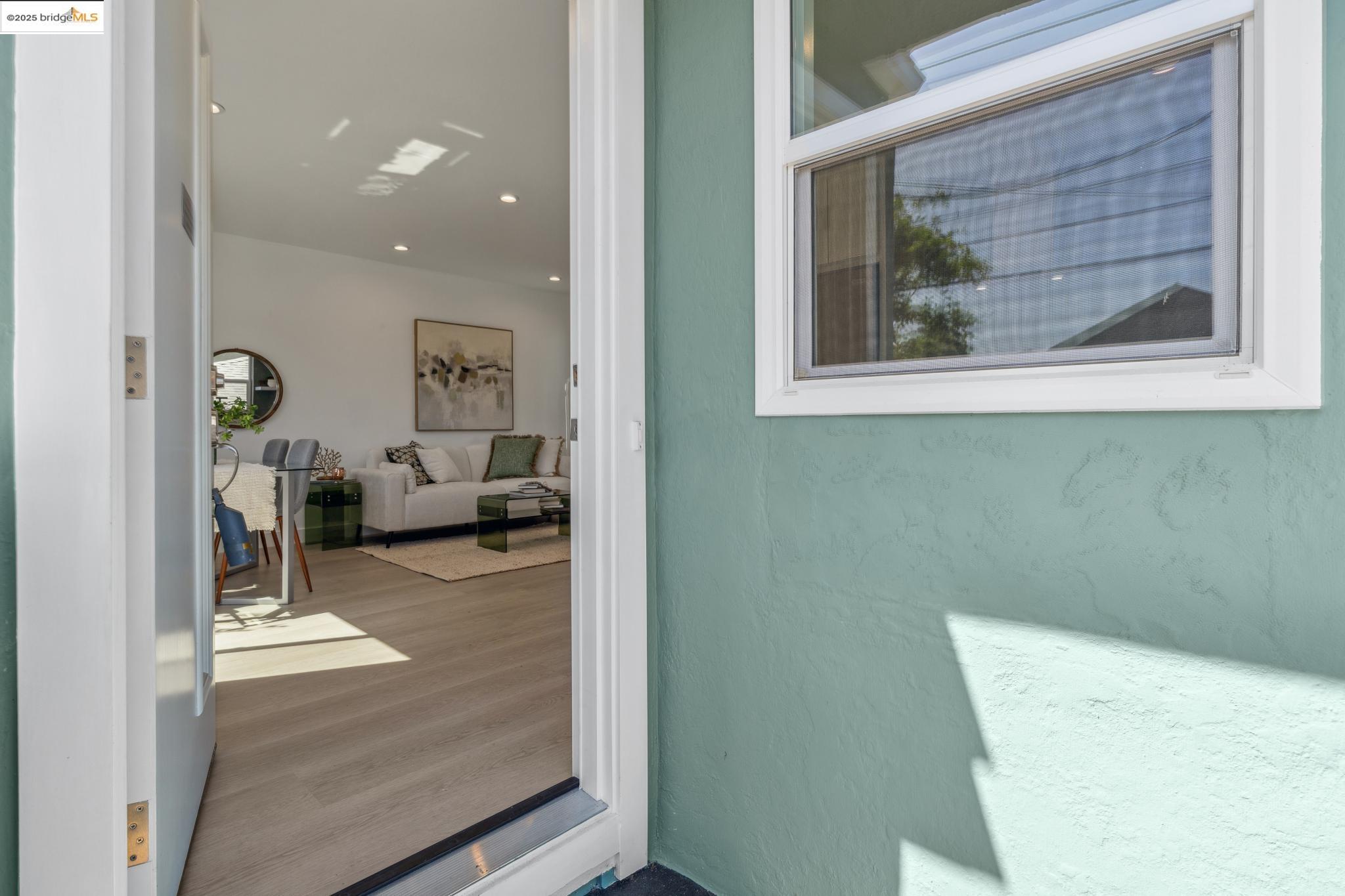 Detail Gallery Image 2 of 52 For 1606 Stannage Ave, Berkeley,  CA 94702 - 4 Beds | 2 Baths
