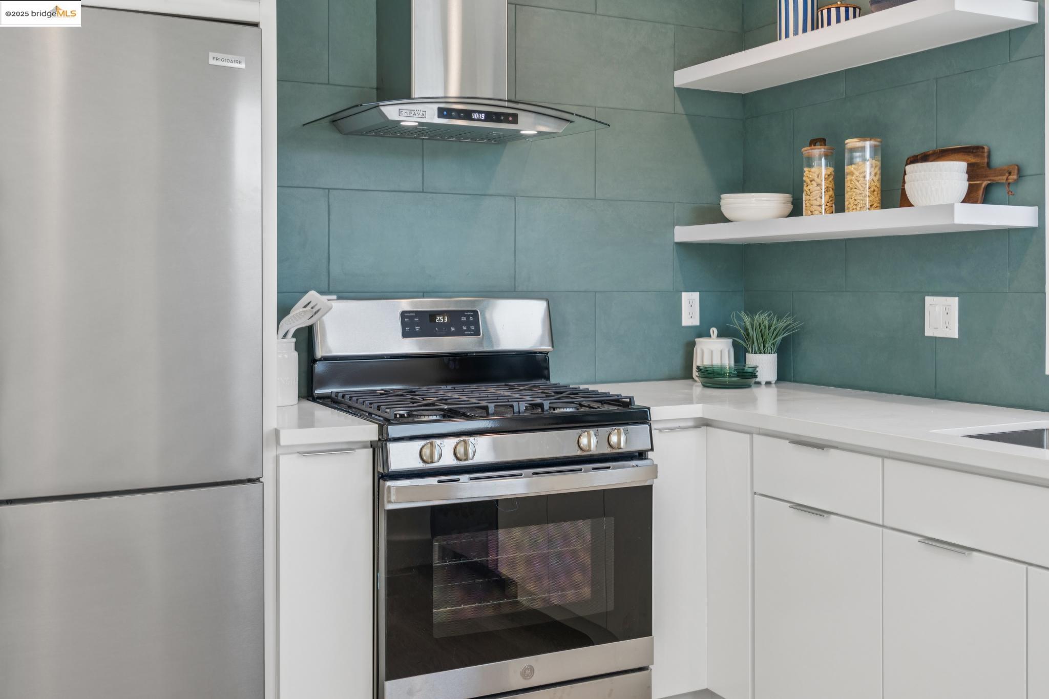 Detail Gallery Image 11 of 52 For 1606 Stannage Ave, Berkeley,  CA 94702 - 4 Beds | 2 Baths