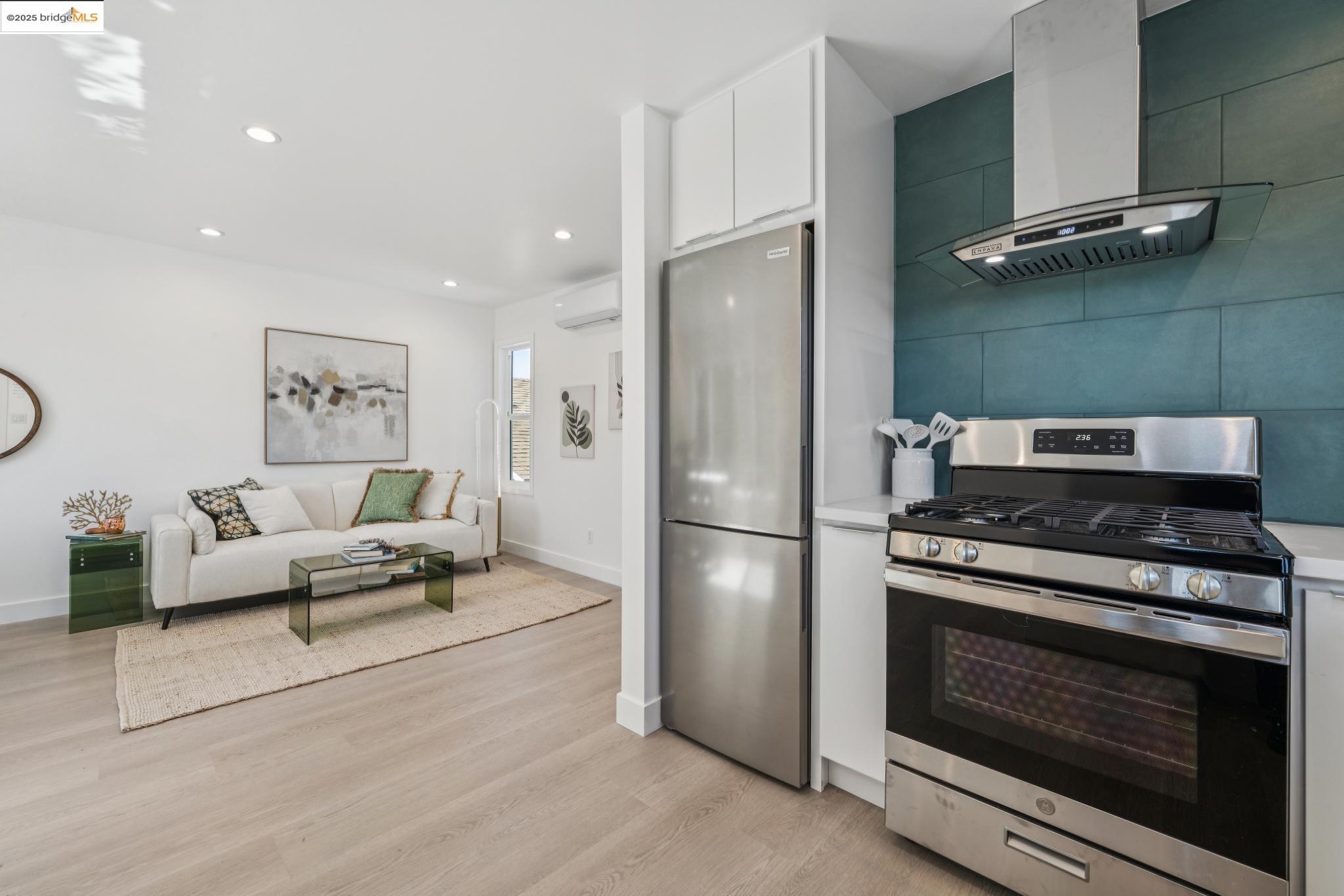 Detail Gallery Image 12 of 52 For 1606 Stannage Ave, Berkeley,  CA 94702 - 4 Beds | 2 Baths