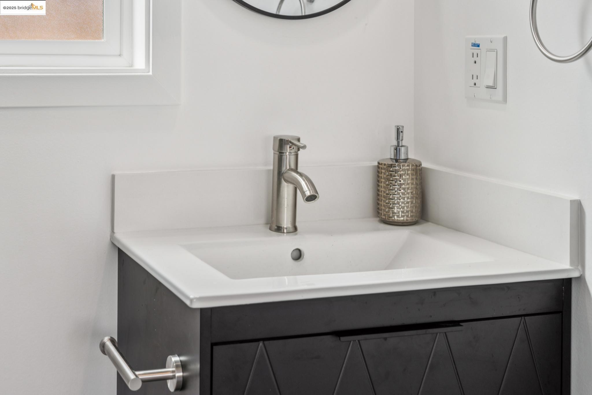 Detail Gallery Image 29 of 52 For 1606 Stannage Ave, Berkeley,  CA 94702 - 4 Beds | 2 Baths