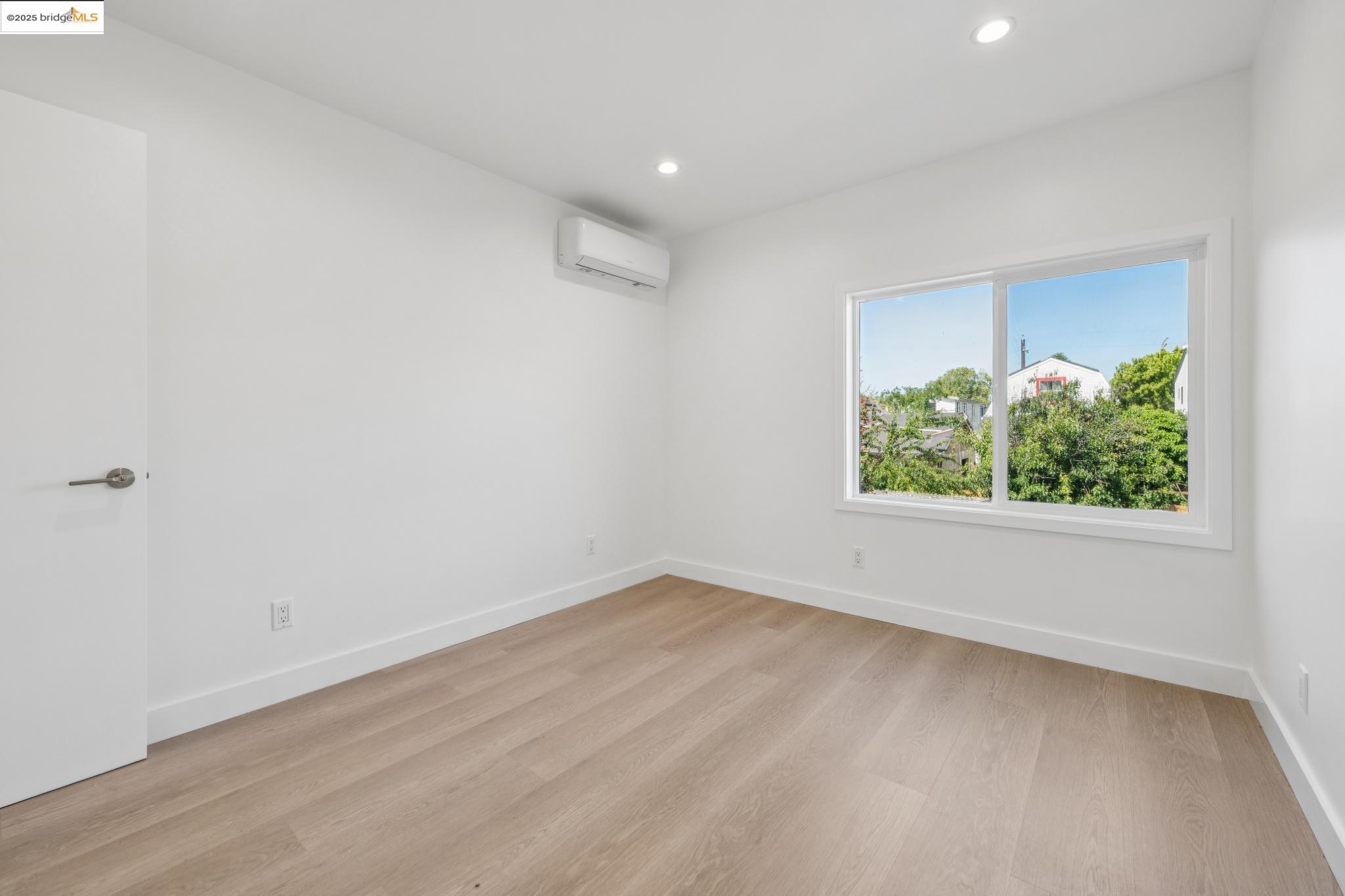 Detail Gallery Image 30 of 52 For 1606 Stannage Ave, Berkeley,  CA 94702 - 4 Beds | 2 Baths