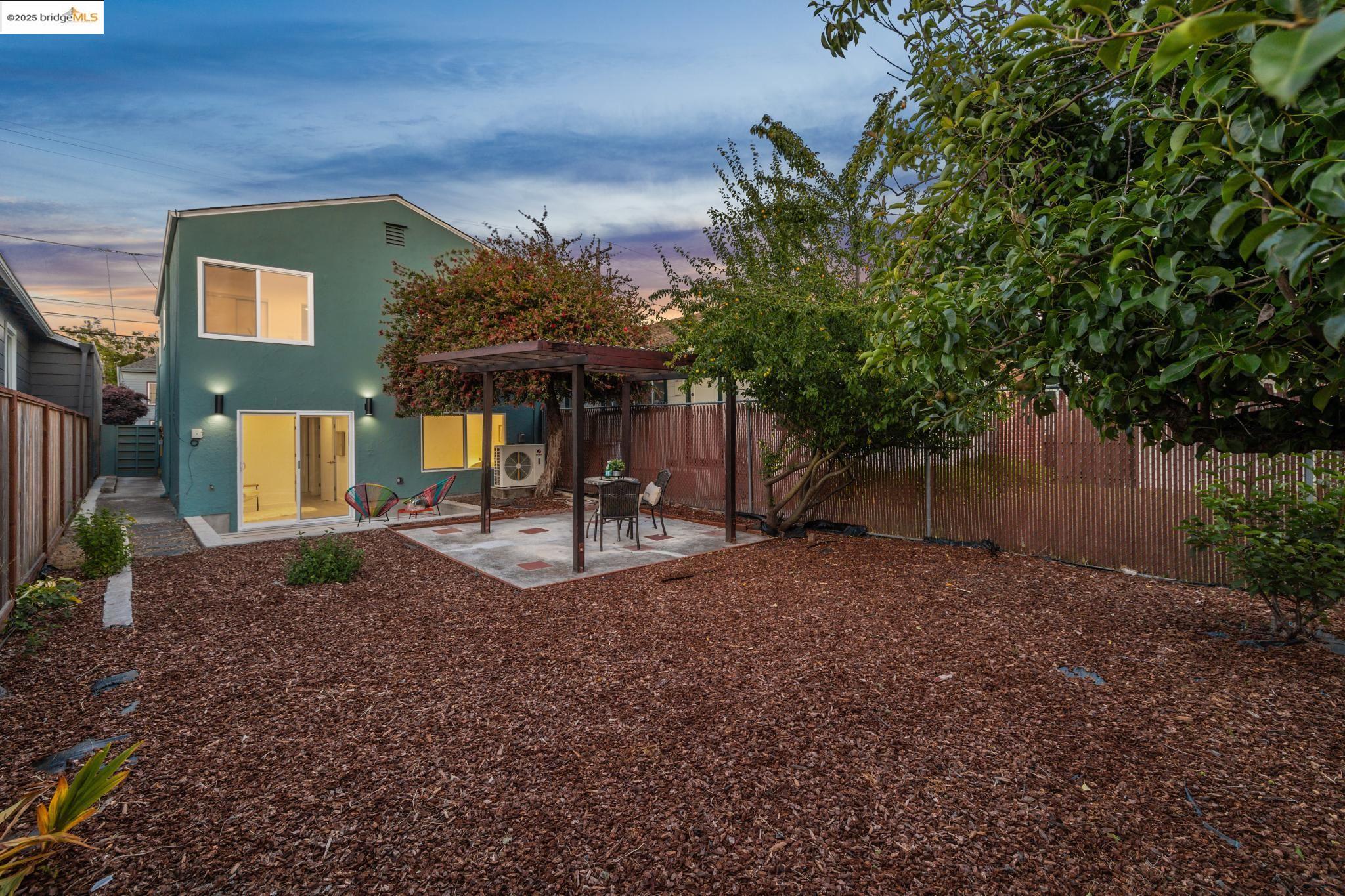 Detail Gallery Image 36 of 52 For 1606 Stannage Ave, Berkeley,  CA 94702 - 4 Beds | 2 Baths