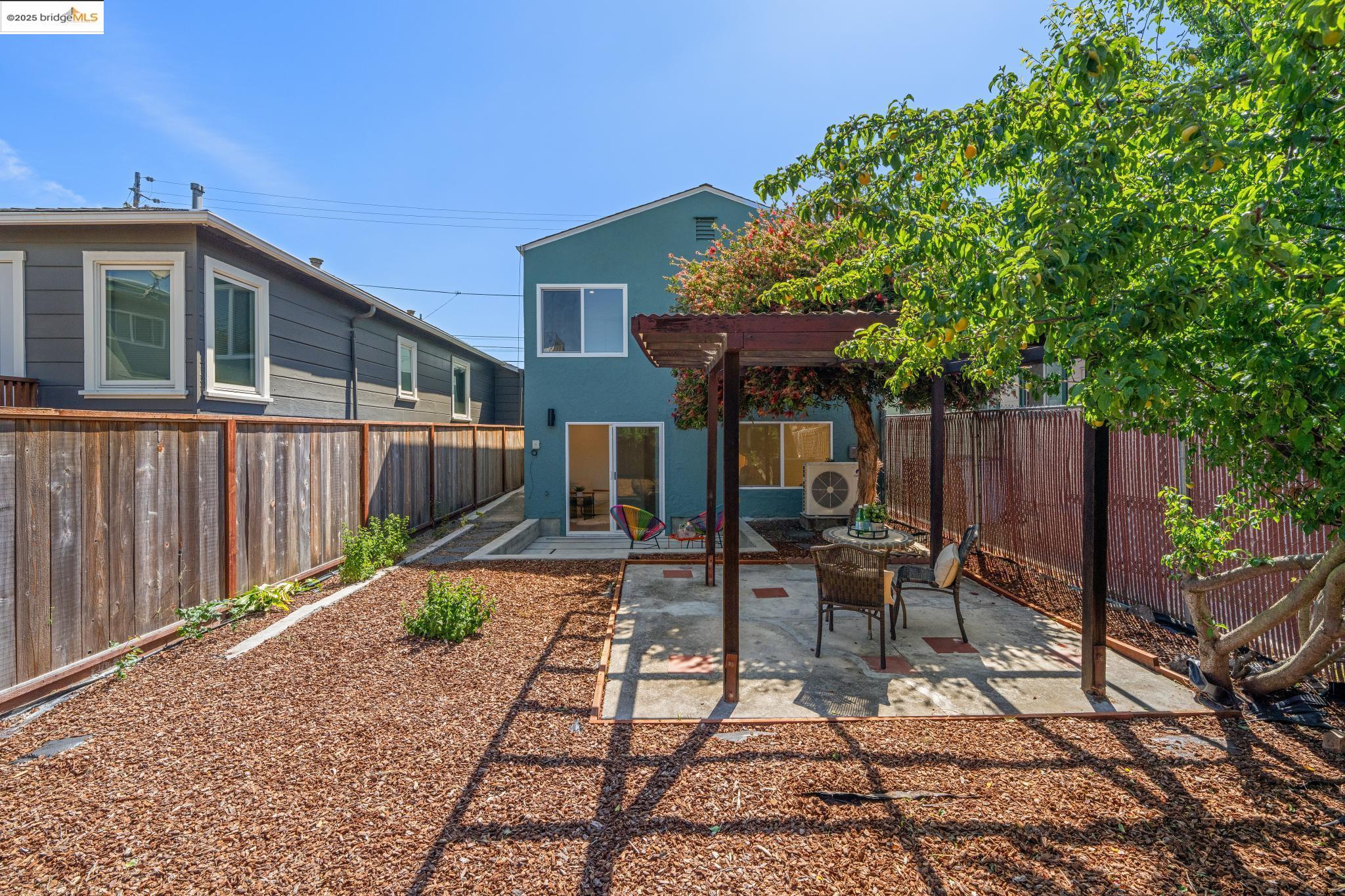 Detail Gallery Image 40 of 52 For 1606 Stannage Ave, Berkeley,  CA 94702 - 4 Beds | 2 Baths